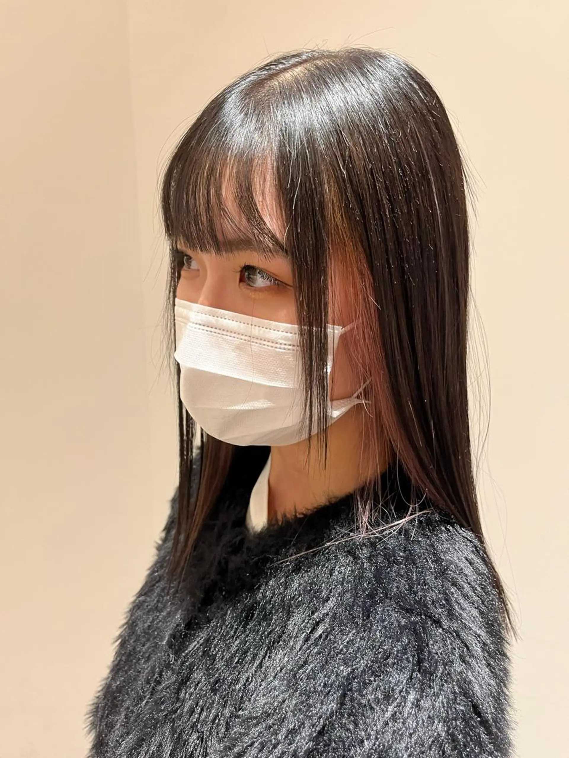 セミロング ケアカラー 髪質改善 角田 琉希也のヘアスタイル