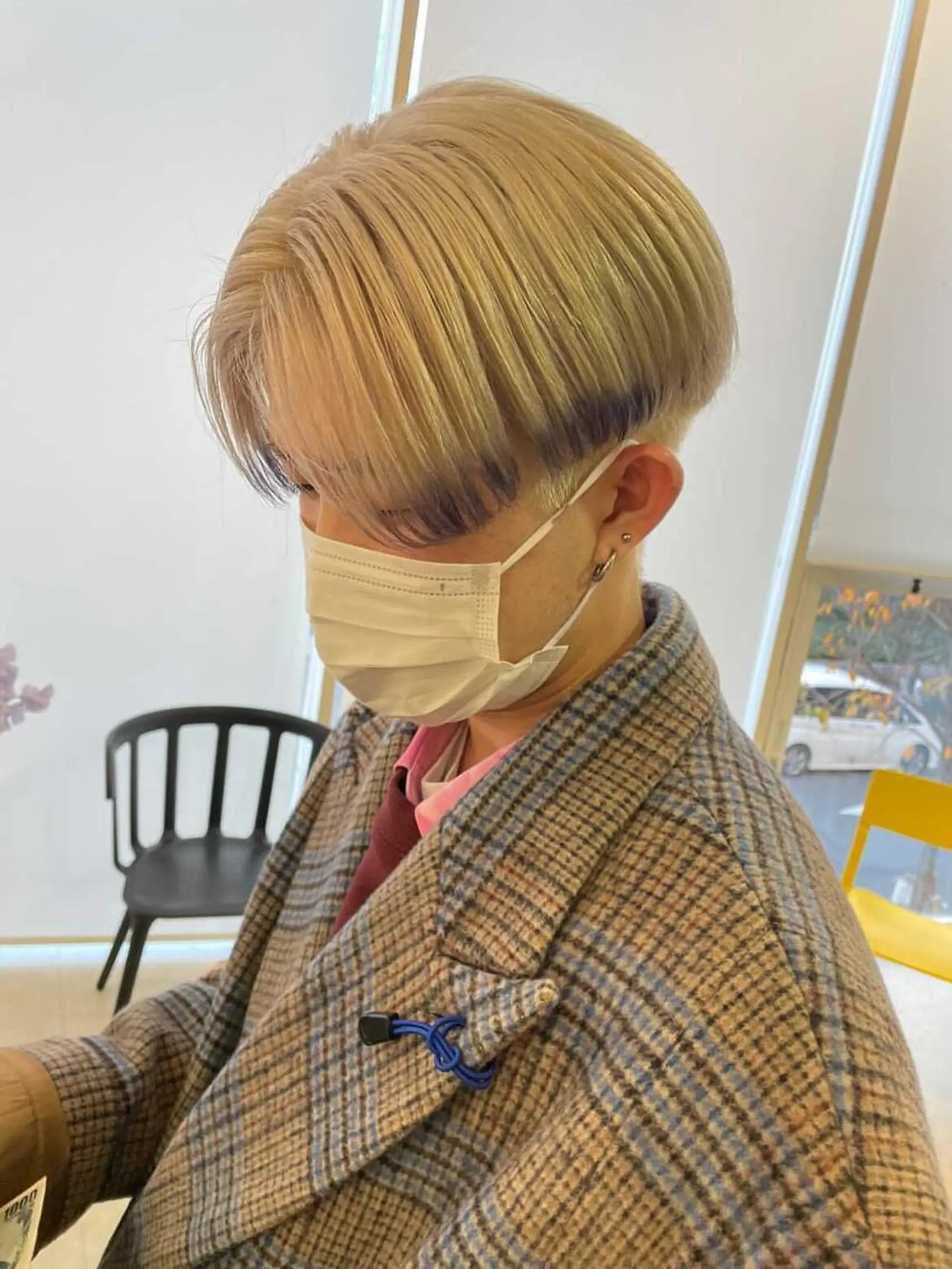 ショート カラー メンズ ヘアカラー トリートメント 切りっぱなしボブ レイヤー/縮毛矯正のヘアスタイル