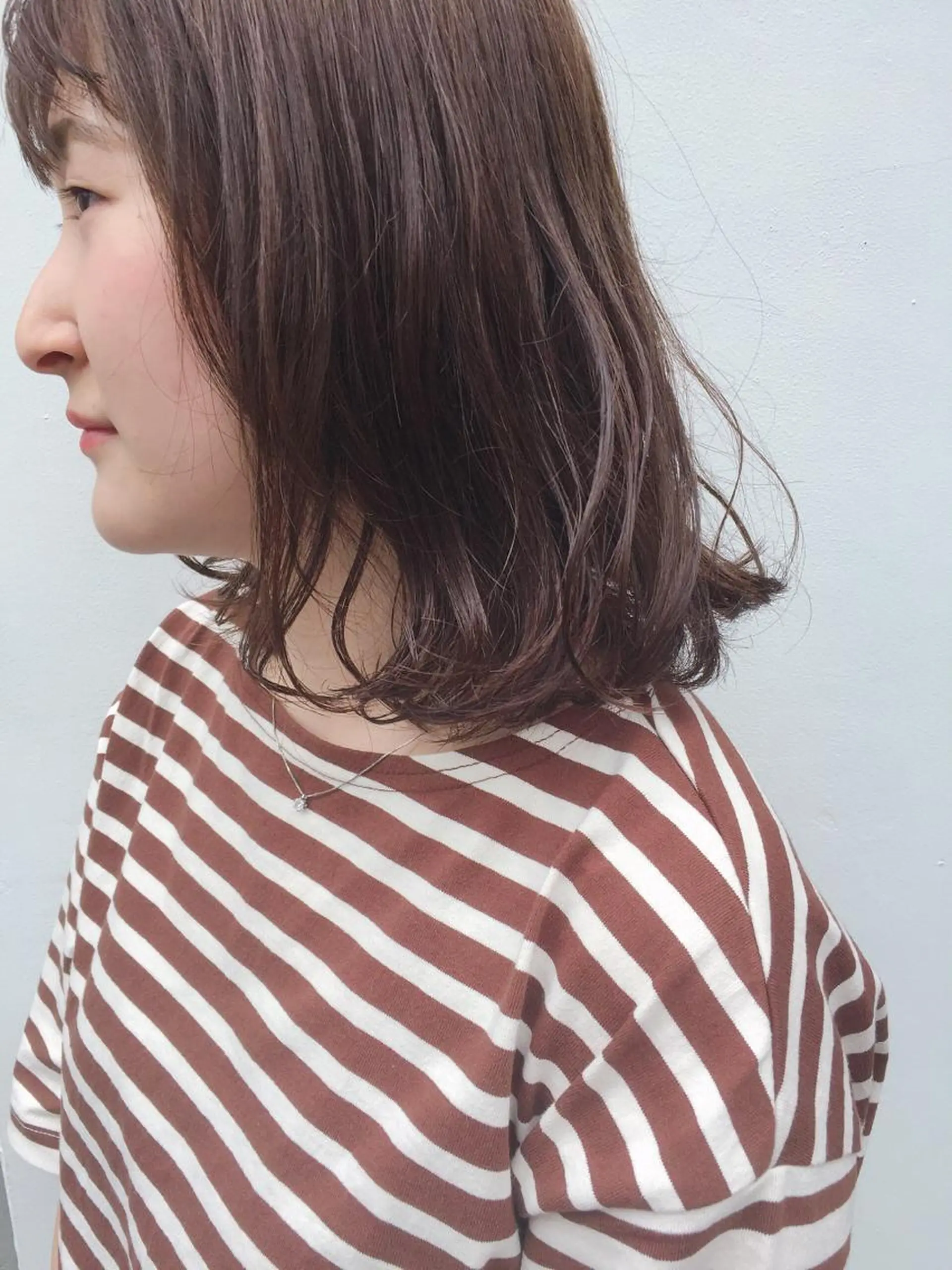 ミディアム カラー パーマ アッシュ アッシュグレー アッシュグレージュ グレージュ 高浜 夕海のヘアスタイル