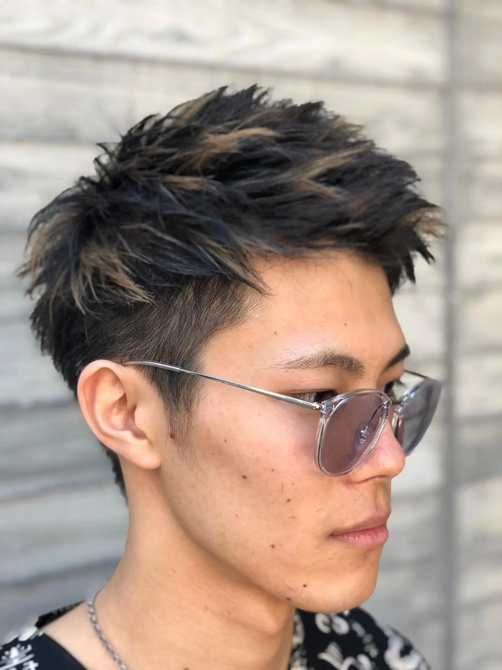 ショート カラー メンズ メンズハイライト スパイキーショート 黒髪 ハイライトカラー ハイライト THINK SHOP KANTAのヘアスタイル