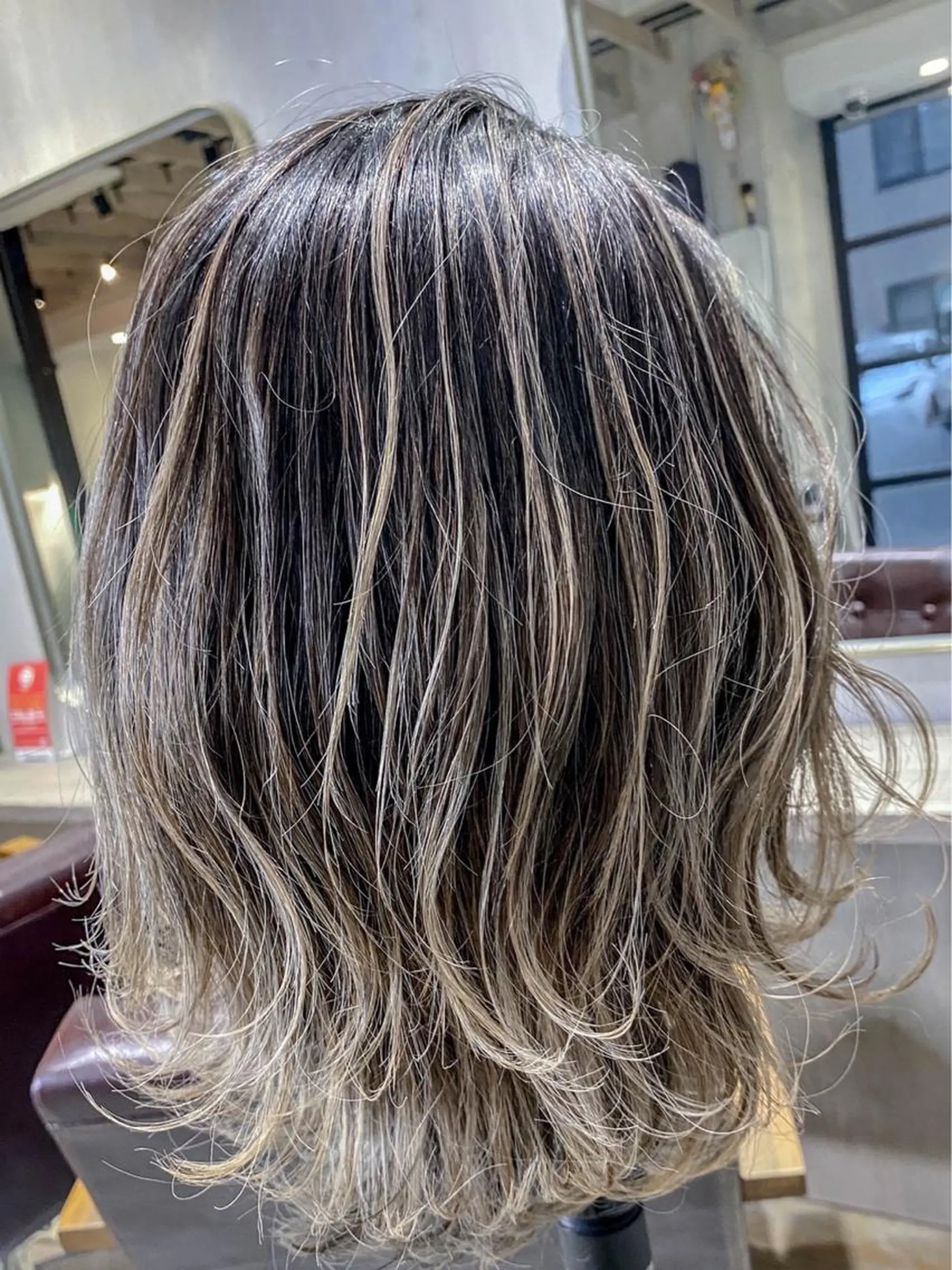 ミディアム カラー ブリーチ カット ヘアカラー トリートメント 岡崎勇人/レイヤー/ 韓国/ケラチンTRのヘアスタイル