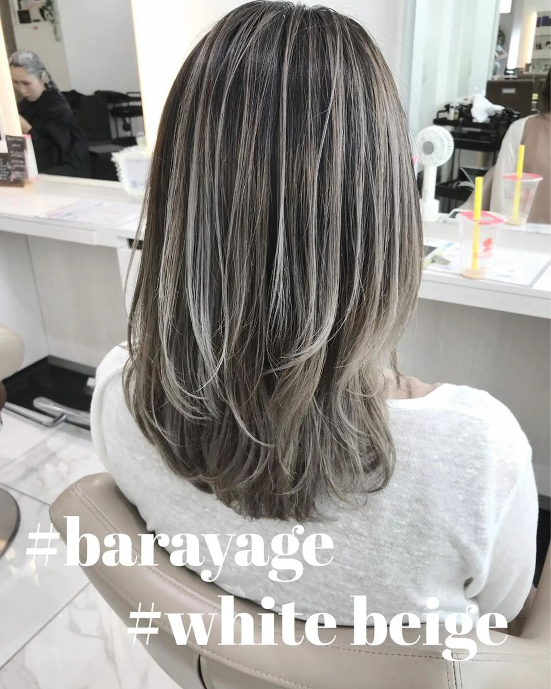 ミディアム カラー バレイヤージュ ベージュカラー ホワイトベージュ レイヤーカット カット ヘアカラー 山崎俊輔/髪質改善 /バレイヤージュのヘアスタイル