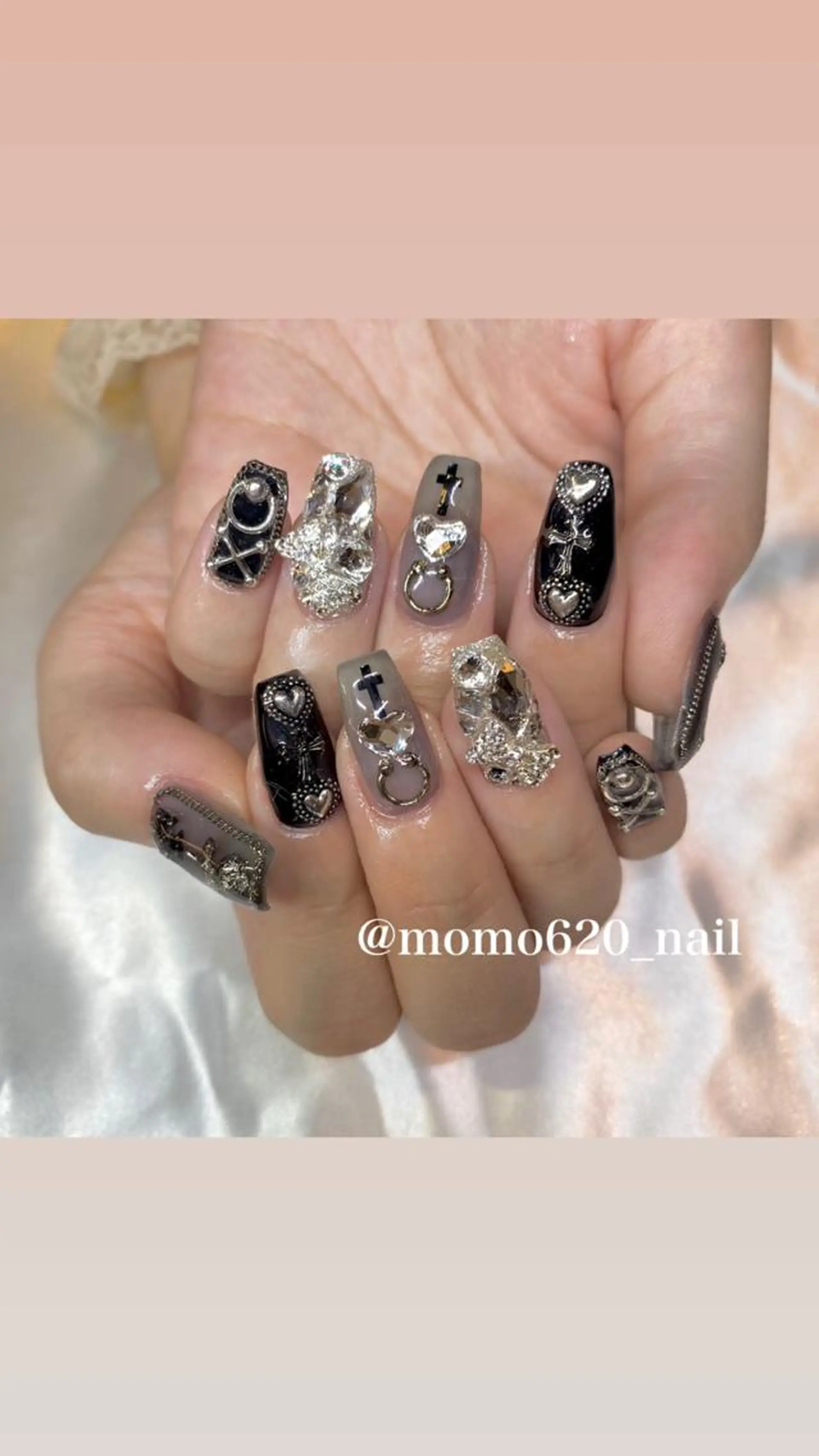 ネイル momoka🤍 四ツ橋のネイルデザイン