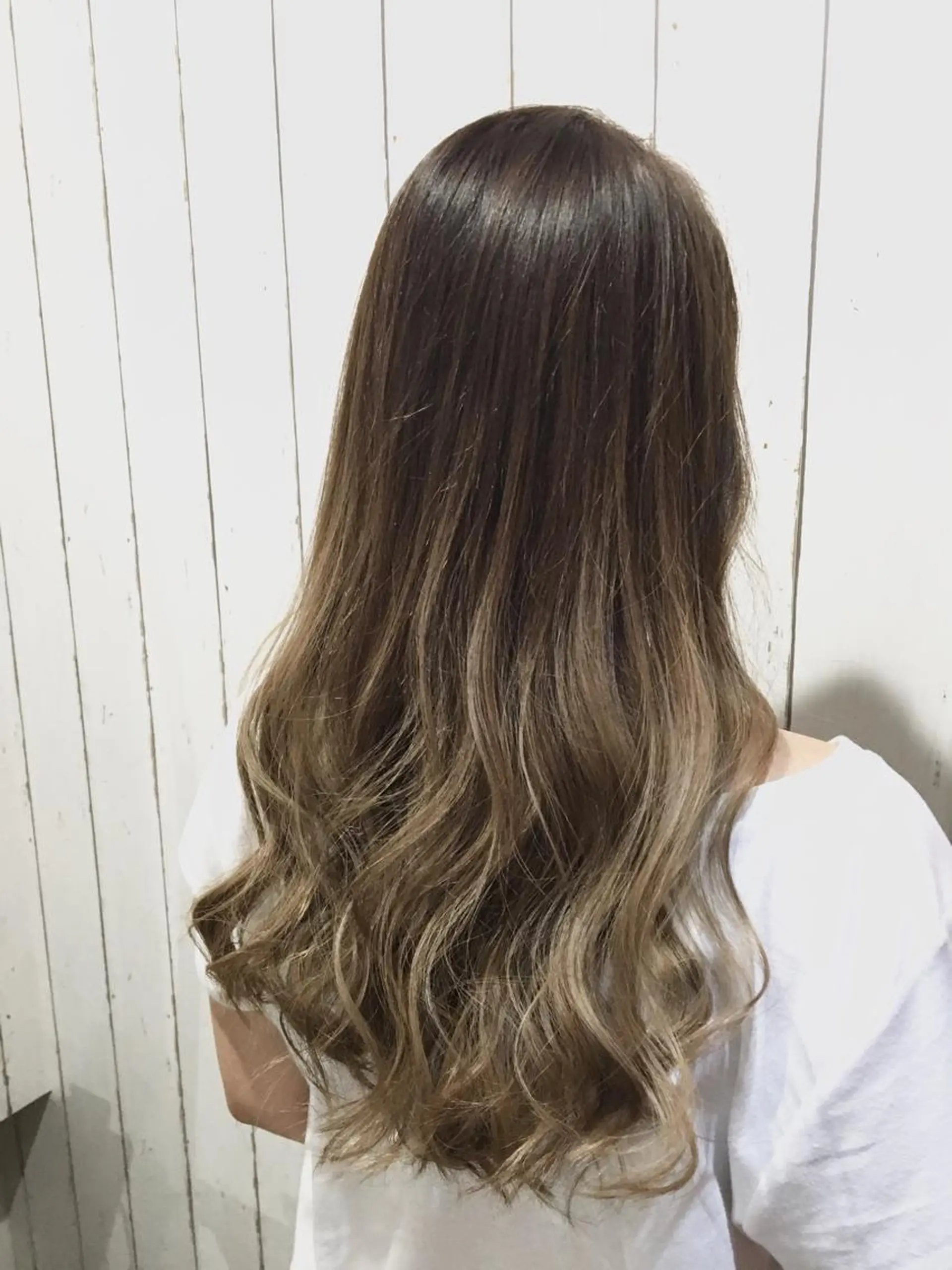 セミロング ロング カラー グラデーションカラー グレージュ 外国人風カラー 👑指名率No.1 👑坂口飛翔のヘアスタイル