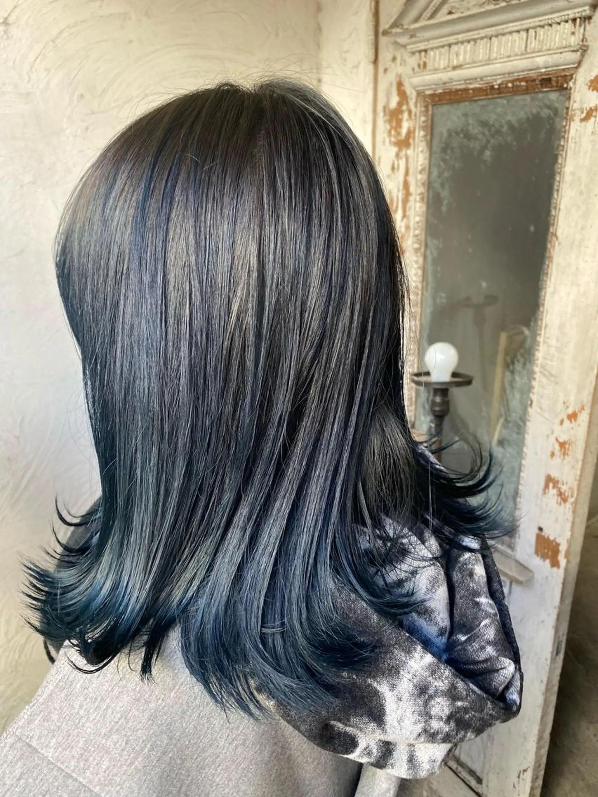 ミディアム カラー ブリーチ ブルーカラー グラデーションカラー お任せヘア☘️☘️ 及川渚のヘアスタイル
