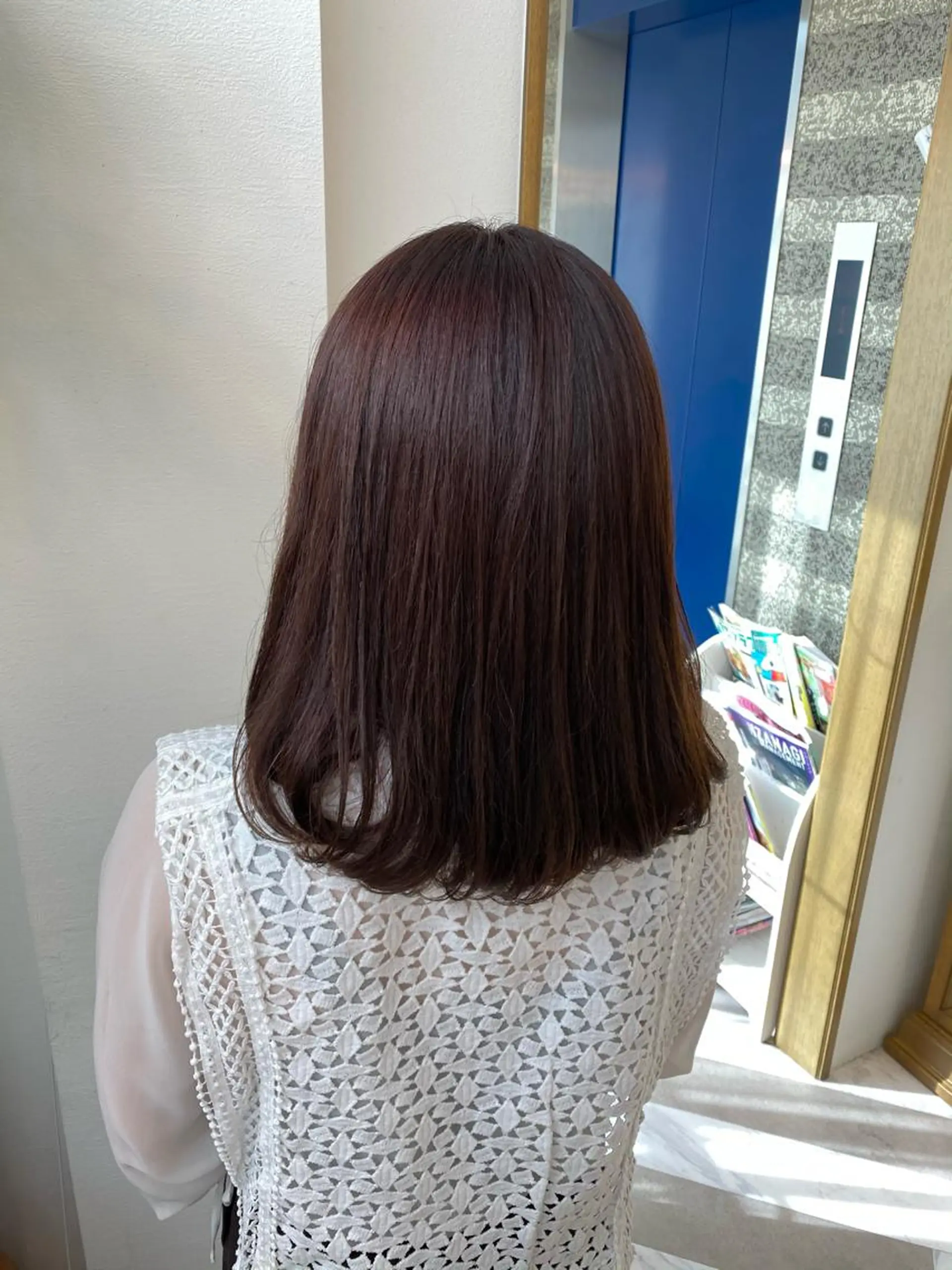 ミディアム ヘアカラー トリートメント レイヤーカット /透明感カラー西田のヘアスタイル