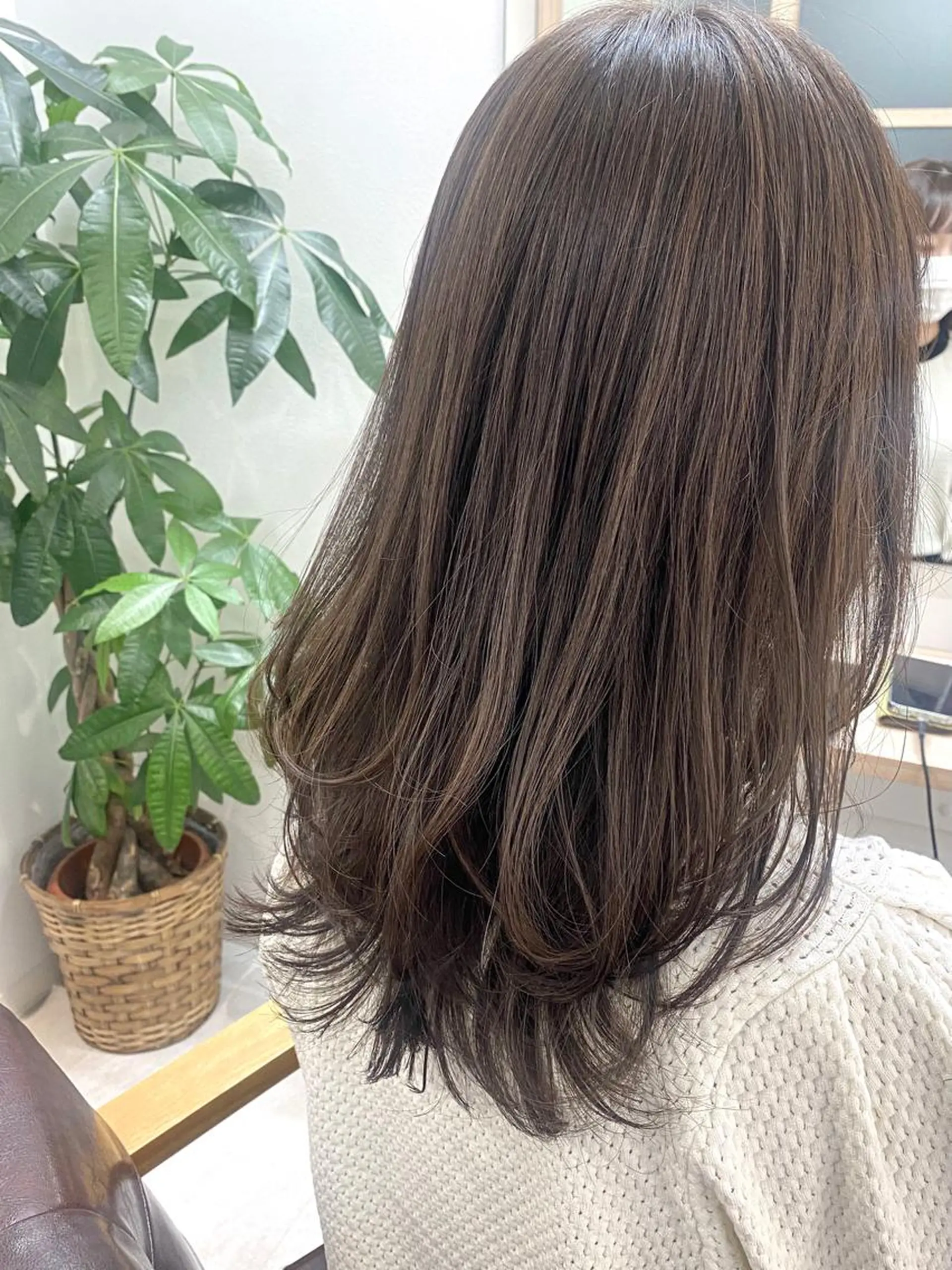 セミロング カラー ベージュカラー くびれヘア 韓国風ヘア くびれレイヤー レイヤーカット カット ヘアカラー トリートメント 海外ヘア／レイヤー カットNatsuのヘアスタイル