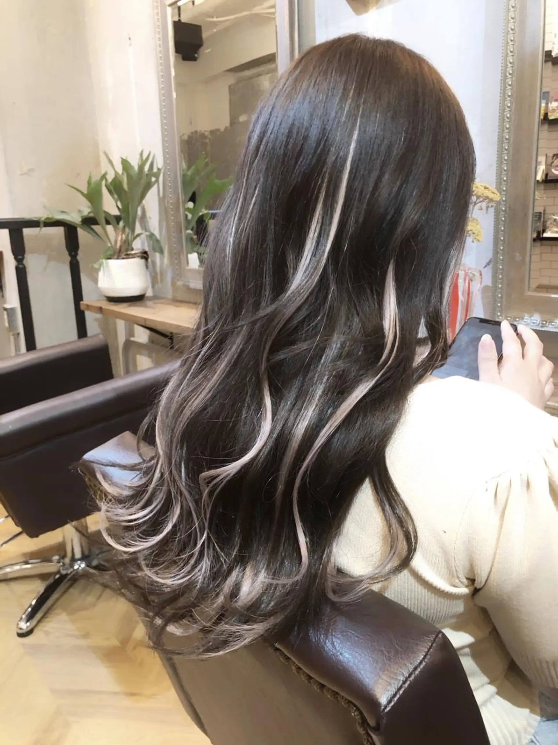 ロング カラー シールエクステ ハイライトカラー エクステ ハイライト カット エクステ エクステ指名No.1 【店長】橘田のヘアスタイル