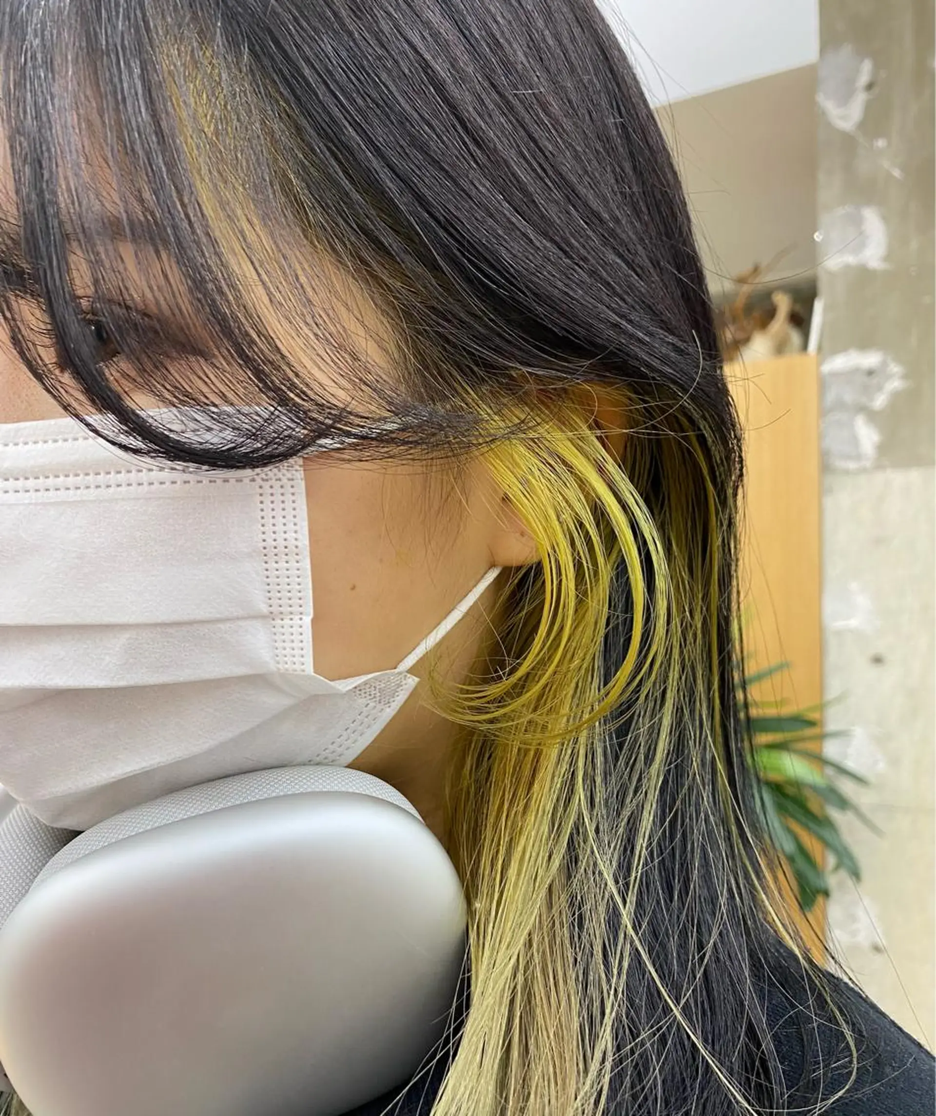 カラー KVELL ユナのヘアスタイル
