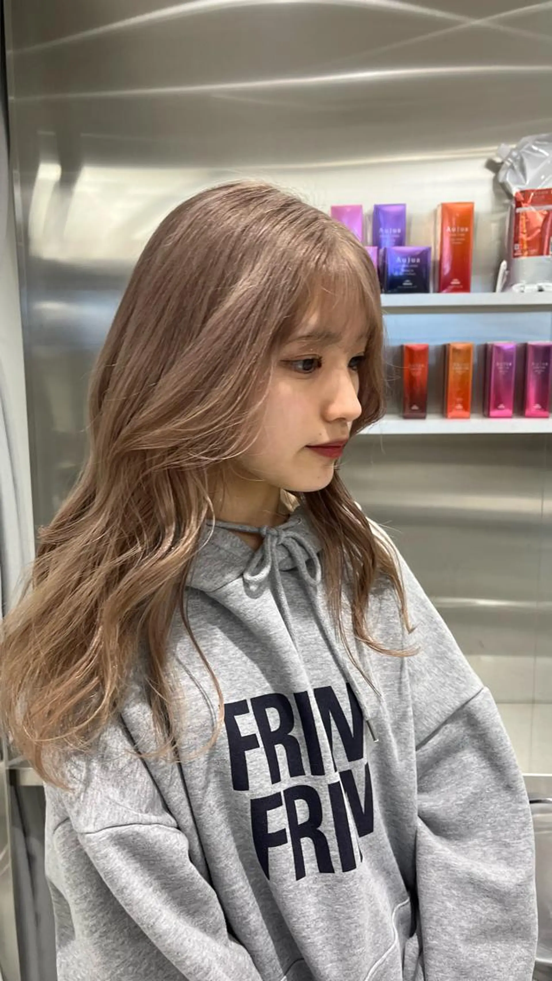 ロング カラー ネイル ベージュカラー ブリーチ ケアブリーチ ラベンダーカラー ラベンダーベージュ ヘアカラー mai🤍縮毛酸性ス トレート/アイリストのヘアスタイル