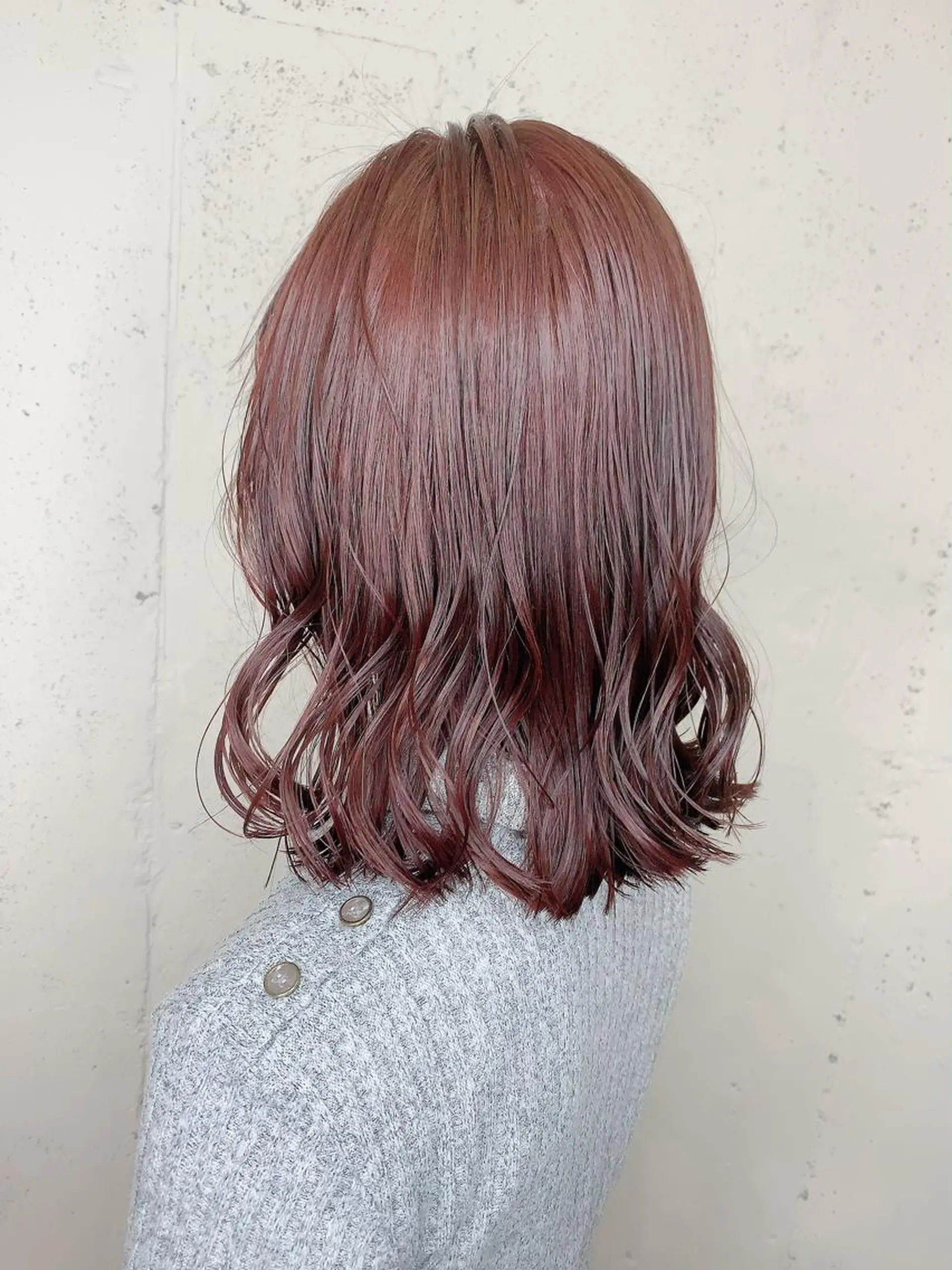 ミディアム カラー 透明感ハイトーン🦄 キラ🌈のヘアスタイル