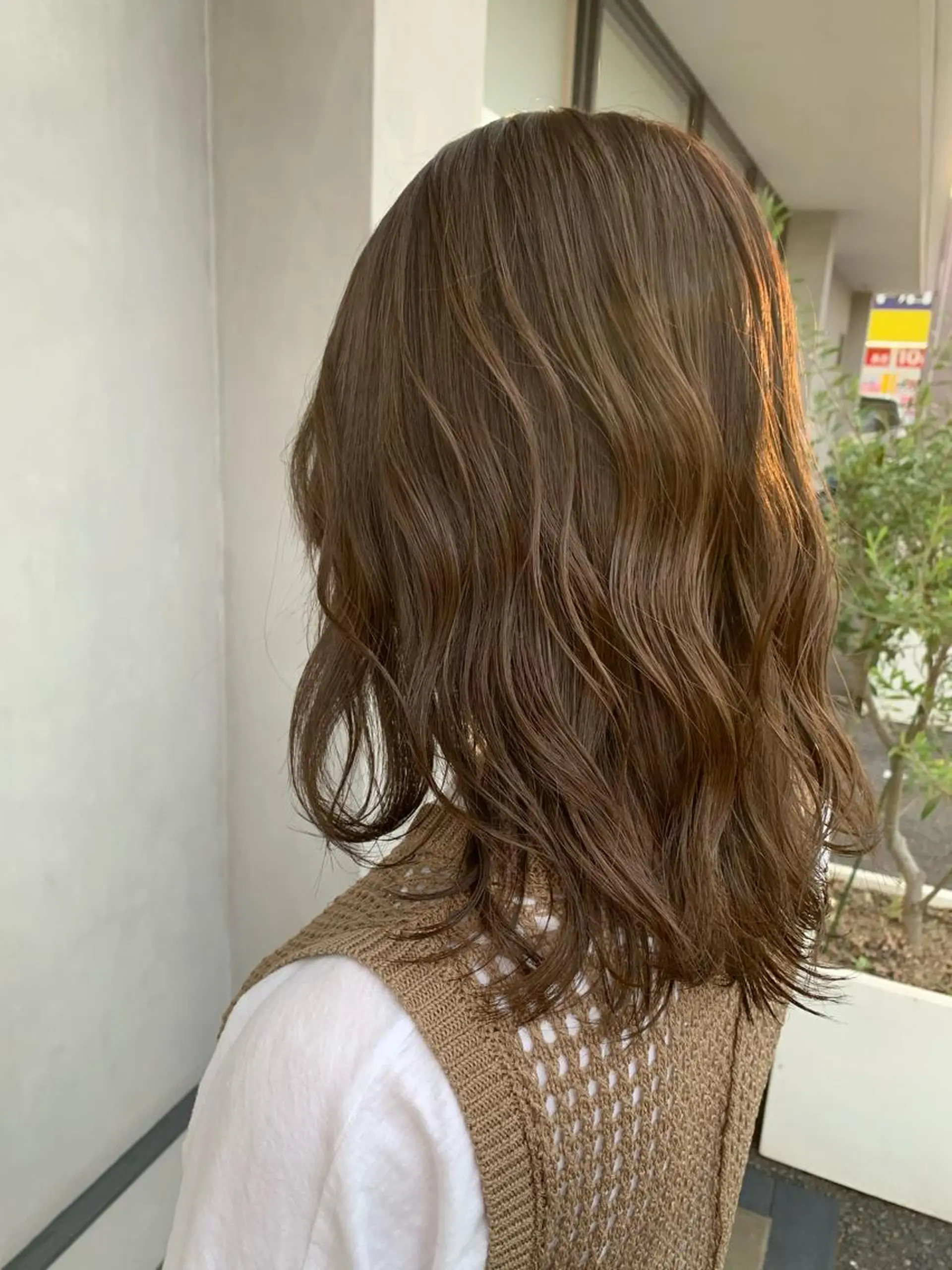 セミロング カラー ベージュカラー ブリーチ ミルクティーベージュ ブリーチなしカラー 名古屋／デザイン／ ブリーチ/松井亮磨のヘアスタイル