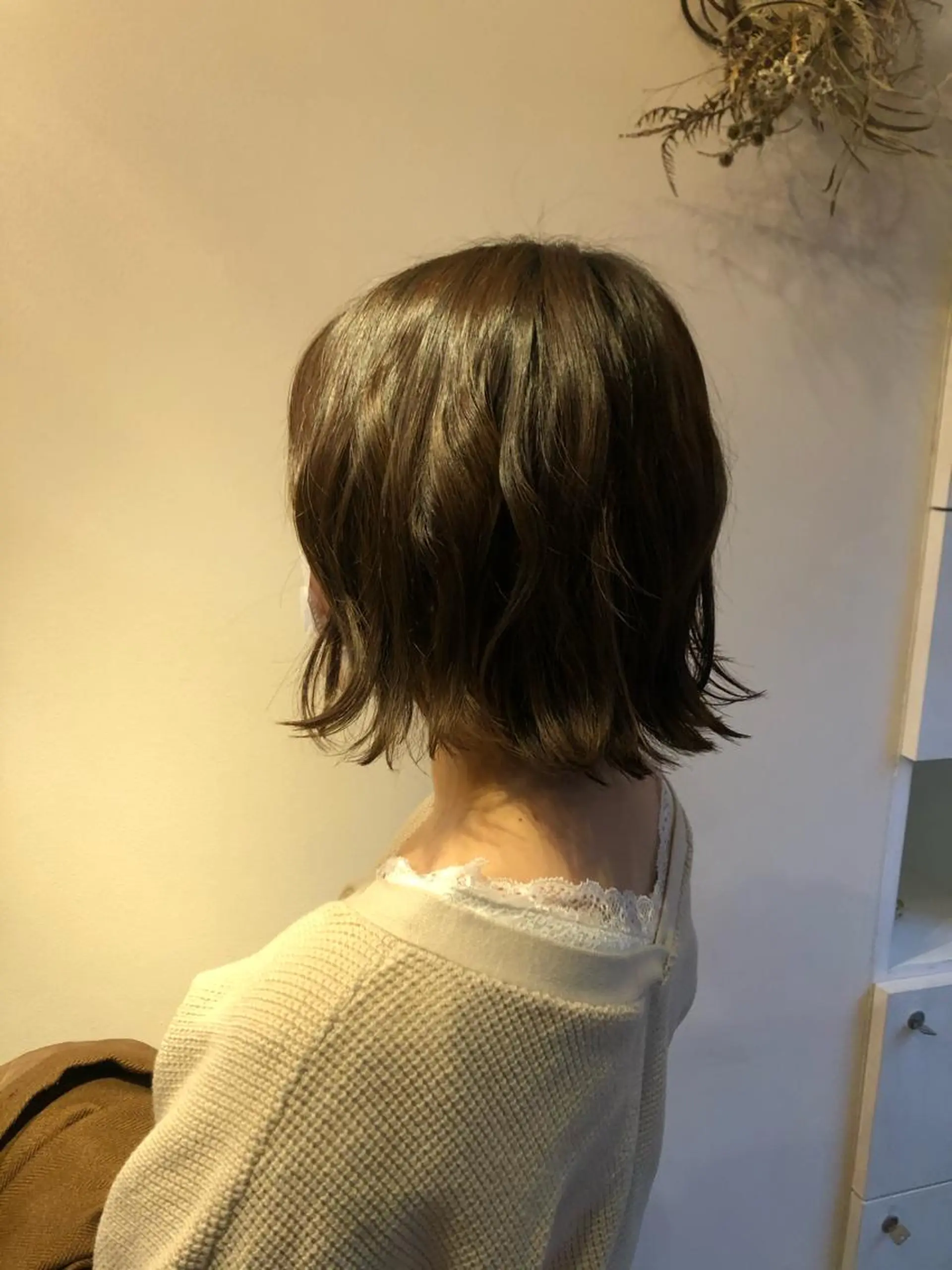 ミディアム ボブ 外ハネヘア メンズパーマ、カラー 大募集村上莉奈のヘアスタイル