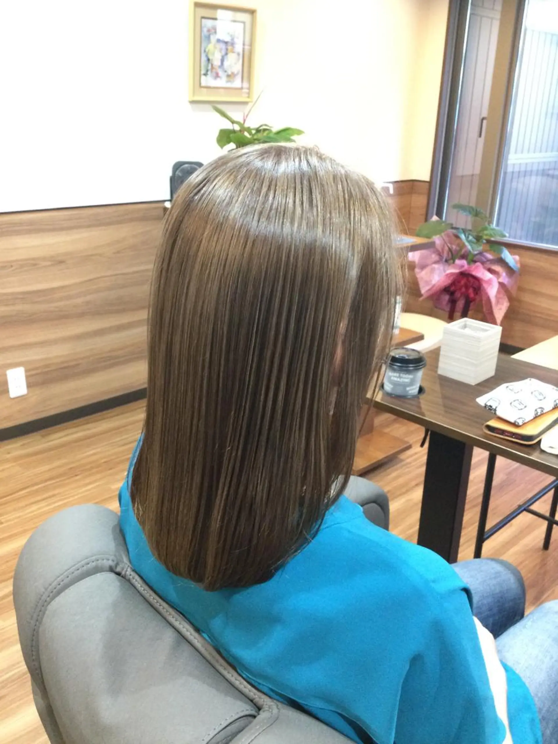 ミディアム カラー グレージュ カット Annon プライベートサロンのヘアスタイル