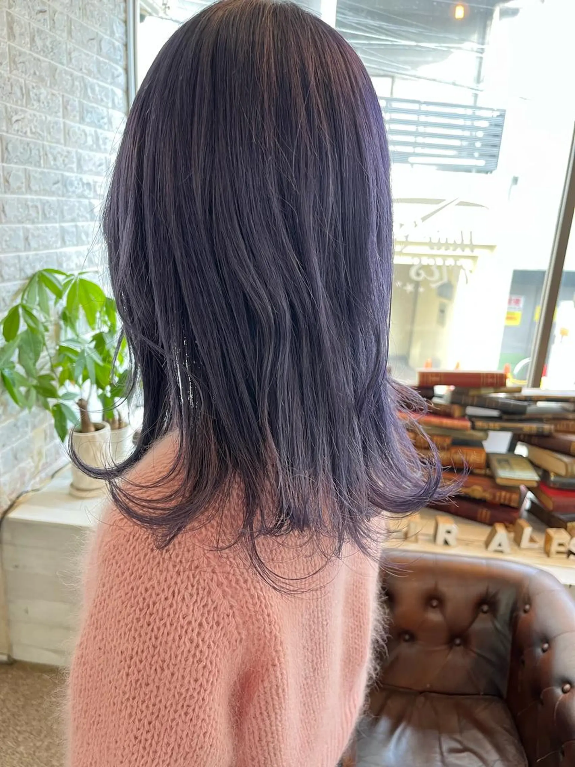 カラー エクステ ハイトーン 💭黒崎ハルカのヘアスタイル