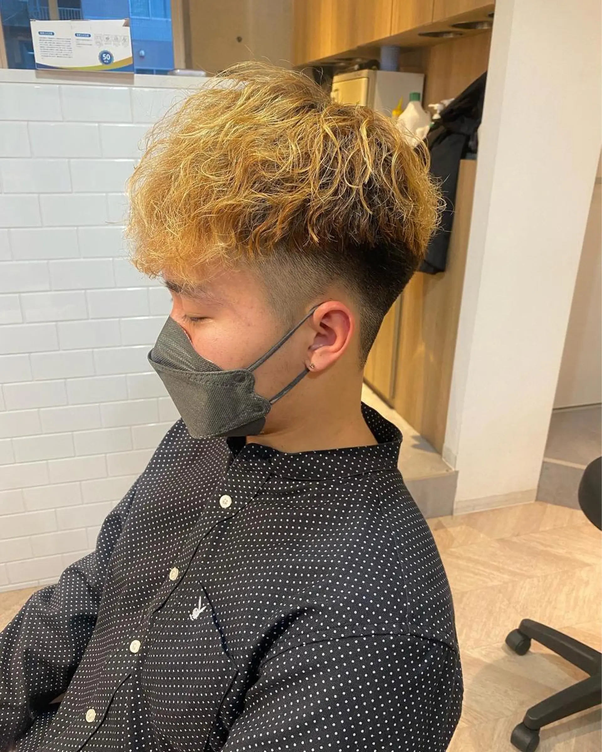 メンズ メンズブリーチ メンズパーマ カット パーマ 西山 恵太郎のヘアスタイル