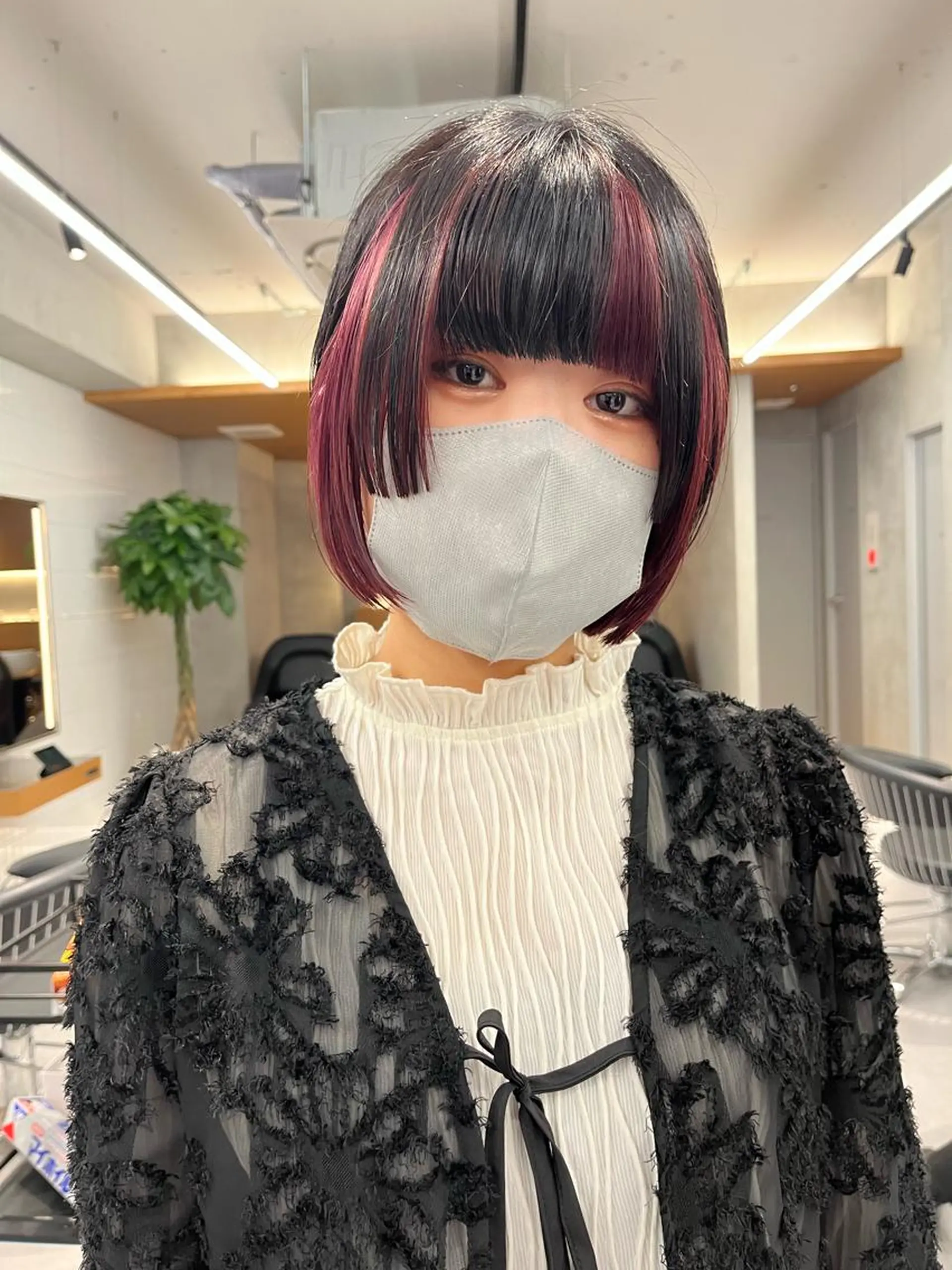 ミディアム カラー センターパート/ 暖色カラーayuのヘアスタイル