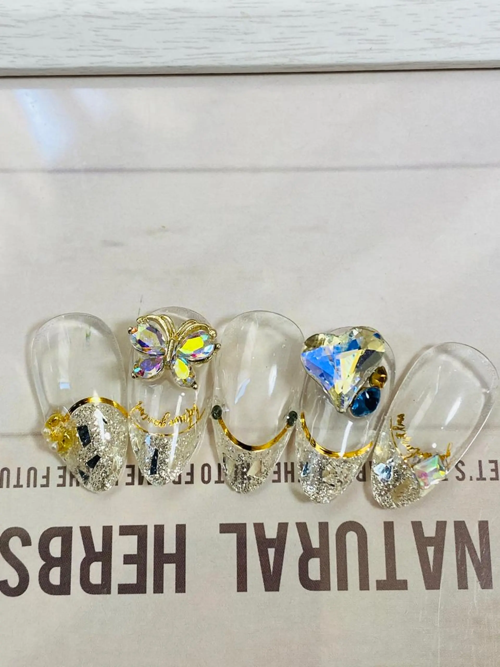 ネイル フレンチネイル ガラスフレンチ キラキラネイル 自宅ネイルサロン ♦️nuance♦️のネイルデザイン