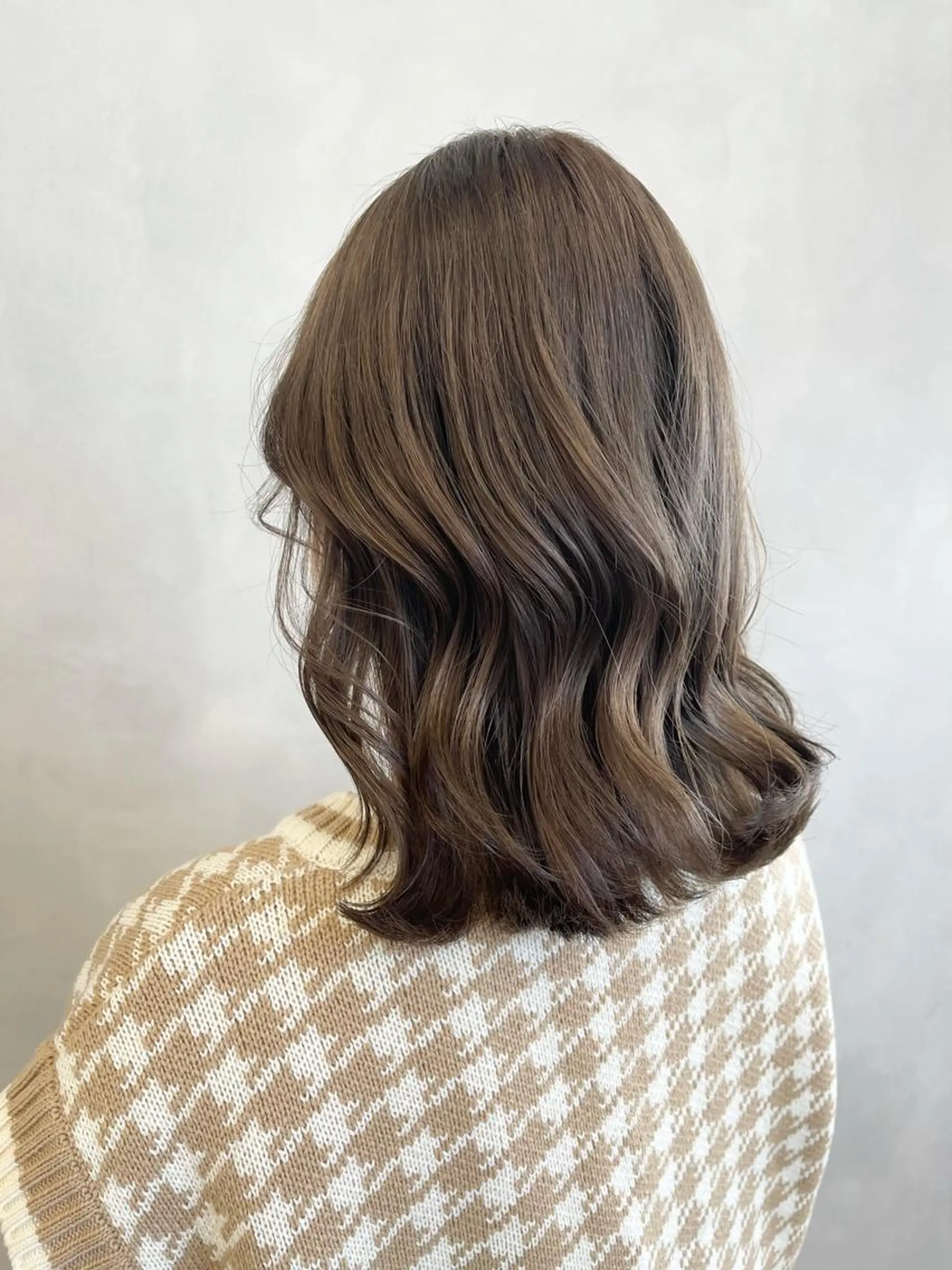 セミロング カラー ベージュカラー ブリーチ ブリーチなしカラー ヘアカラー トリートメント 🦋レイヤーカット ミドリカワ🦋のヘアスタイル