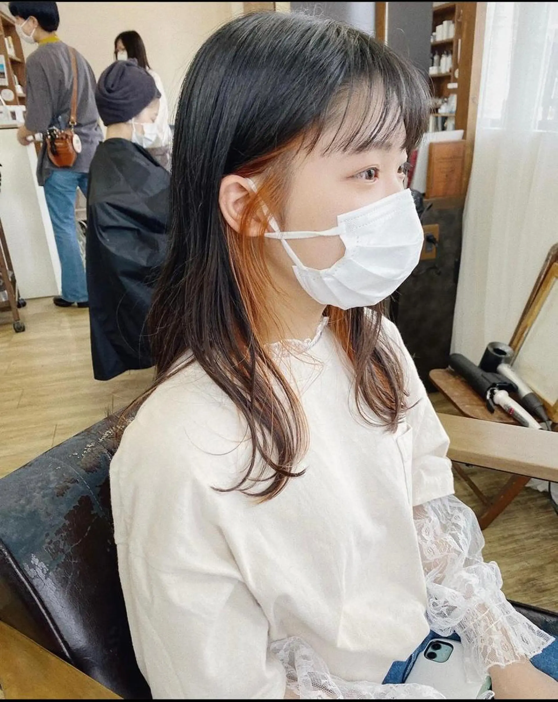 ミディアム カラー インナーカラー オレンジ 似合わせパーマ/ 山本銀次郎のヘアスタイル