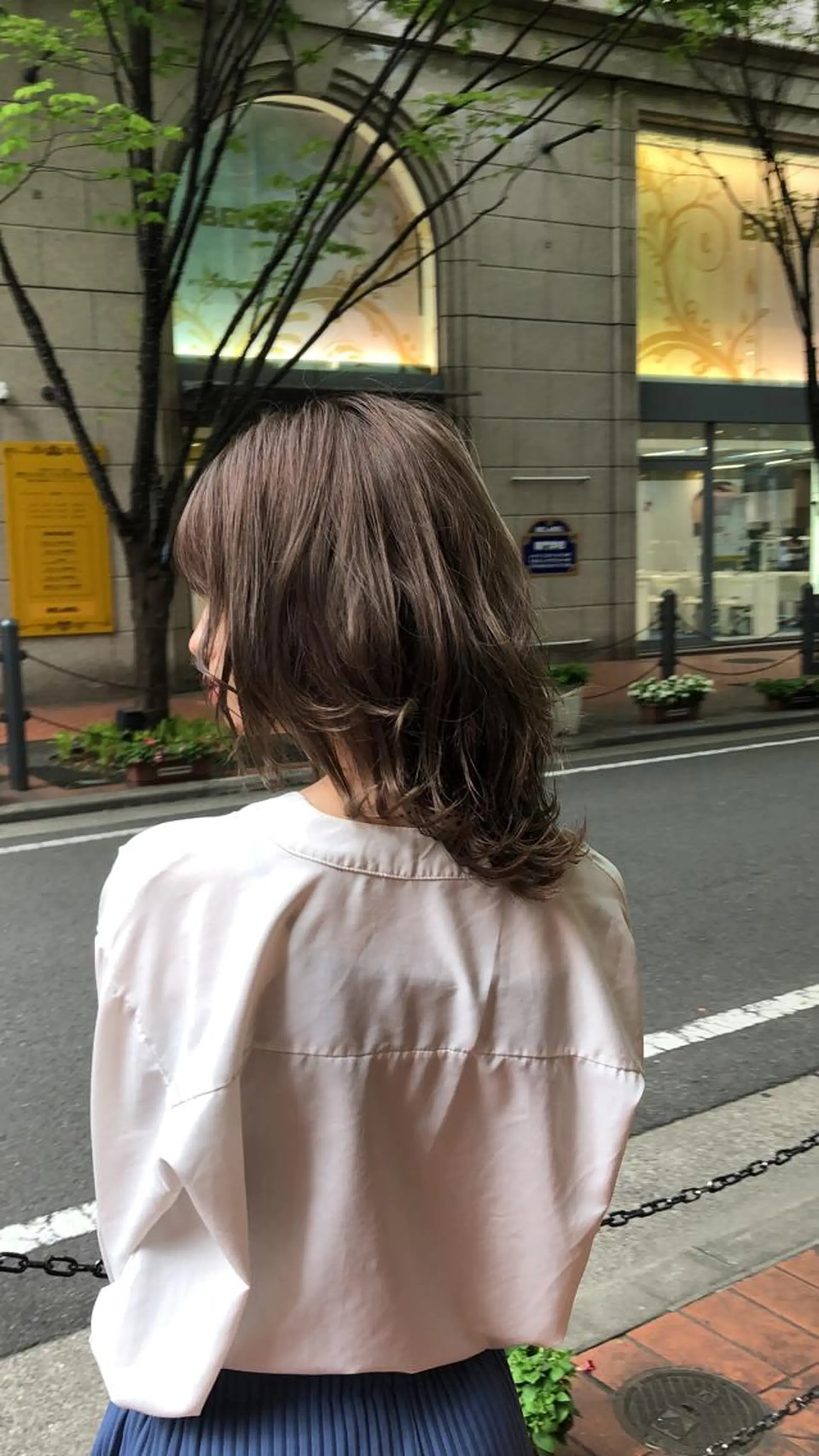 セミロング カラー グレージュ ミルクティーグレージュ GIEN 末吉 海斗のヘアスタイル