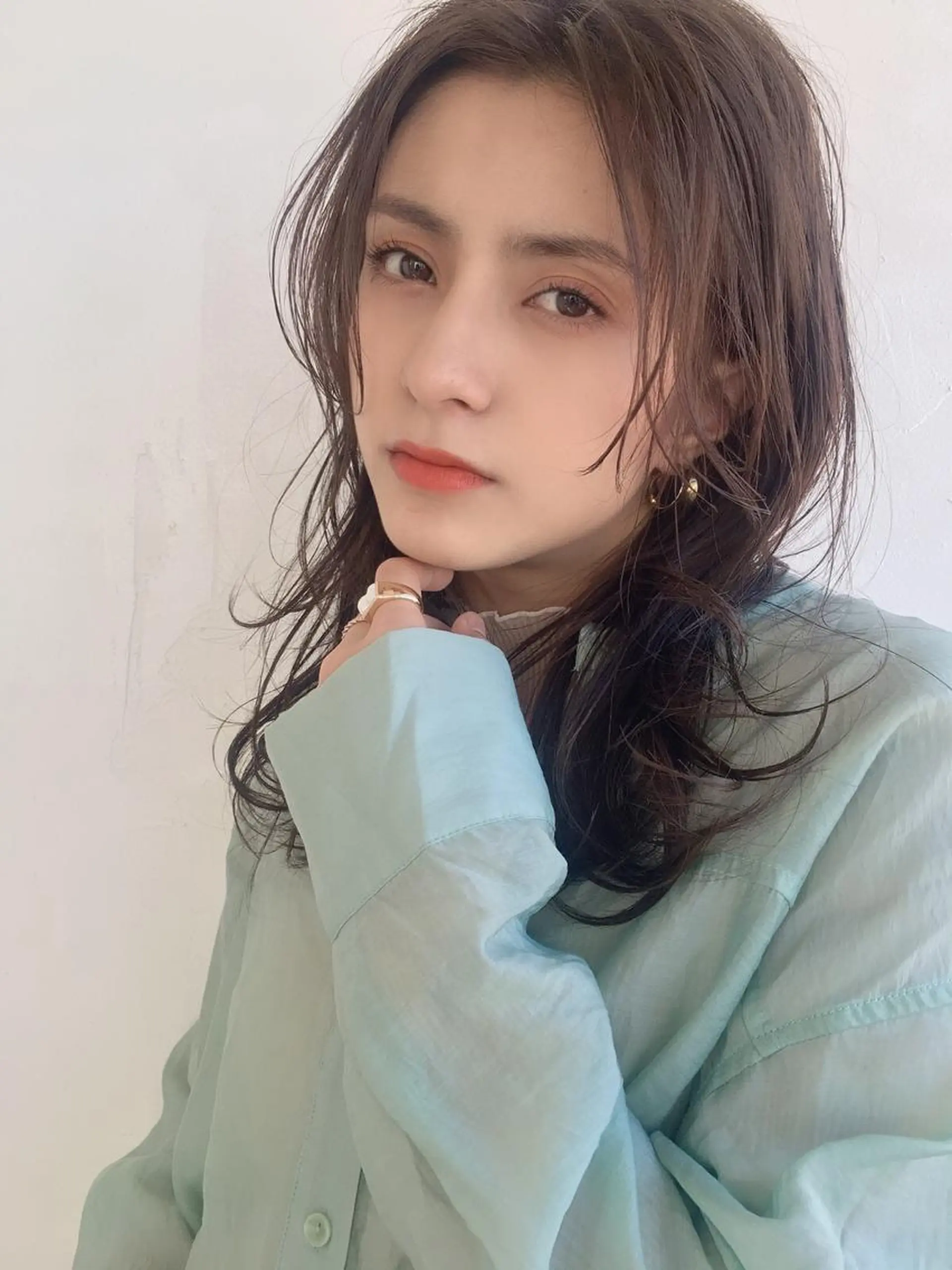 セミロング 鎌倉 彩のヘアスタイル