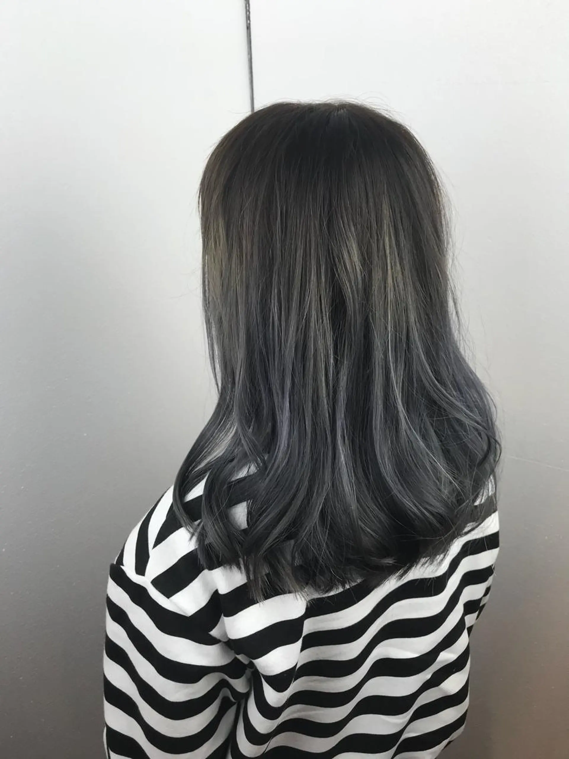 ミディアム カラー ブルーカラー 透明感カラー シルバー ヘアカラー トリートメント デザインカラー🌈 高木リョウのヘアスタイル