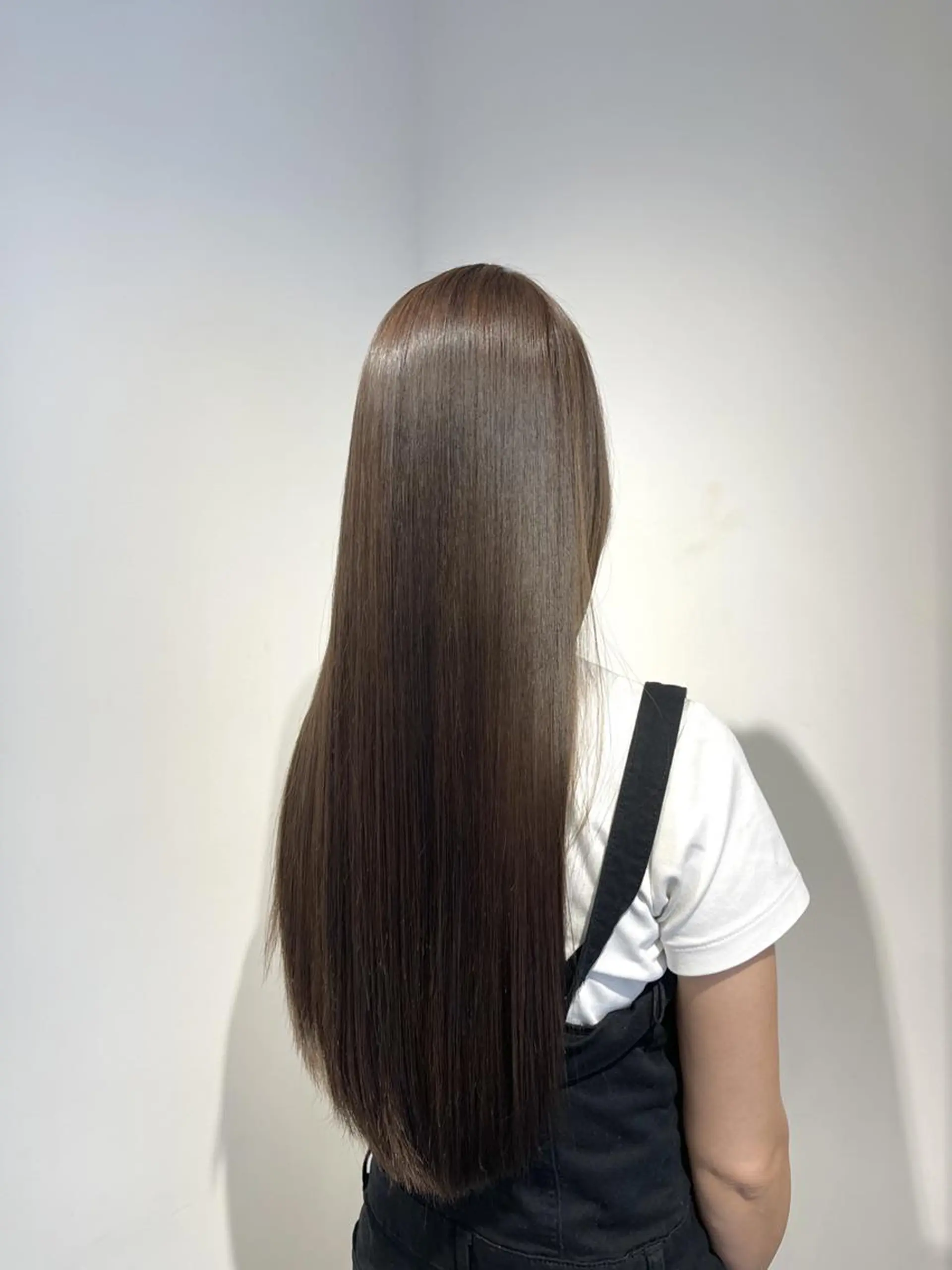 ロング カット ヘアカラー 縮毛矯正 生涯の”美”パートナ ーQUATRO鈴木のヘアスタイル