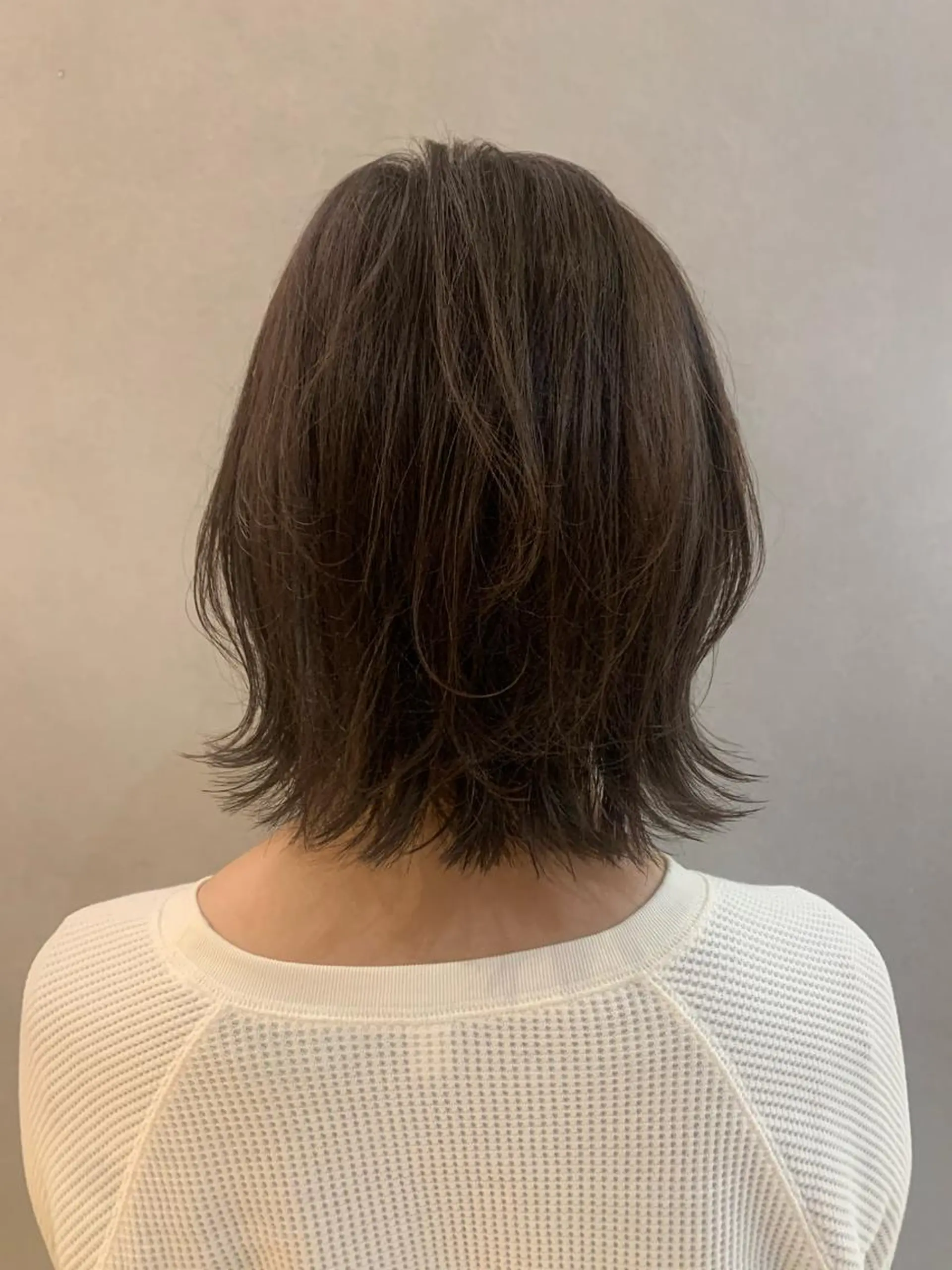 ミディアム ボブ 外ハネヘア 土佐 優奈のヘアスタイル