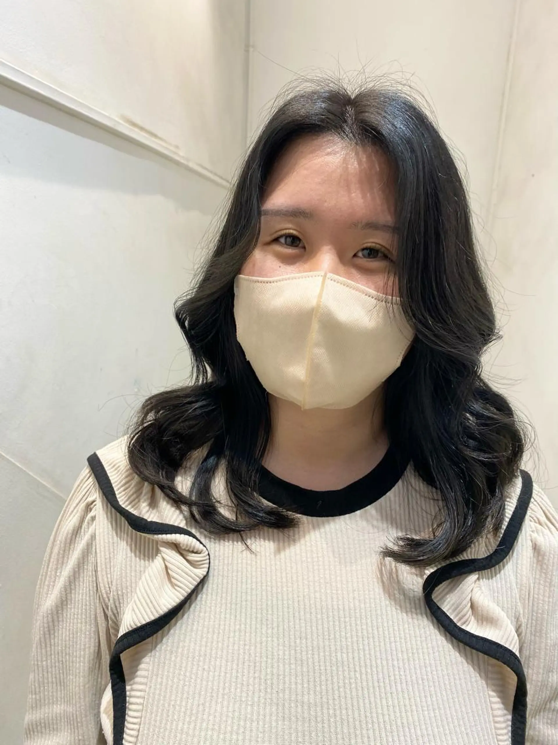 セミロング ワンホンヘア ✨くびれスタイル✨️ 戸嶋穂乃香のヘアスタイル