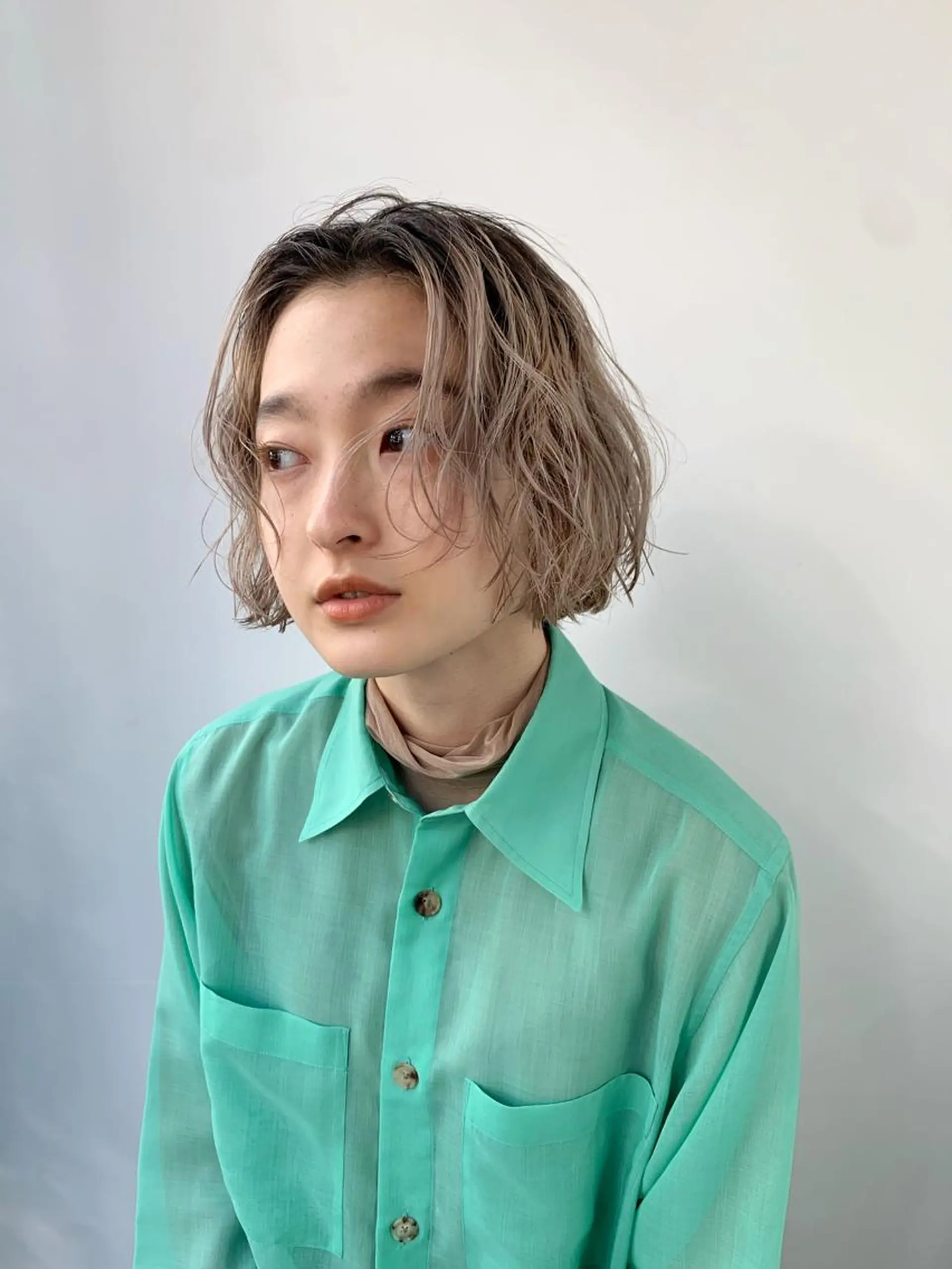 ショート ヘアカラー ハイトーンNo.1✨ パーマ✨イマイタツヤのヘアスタイル