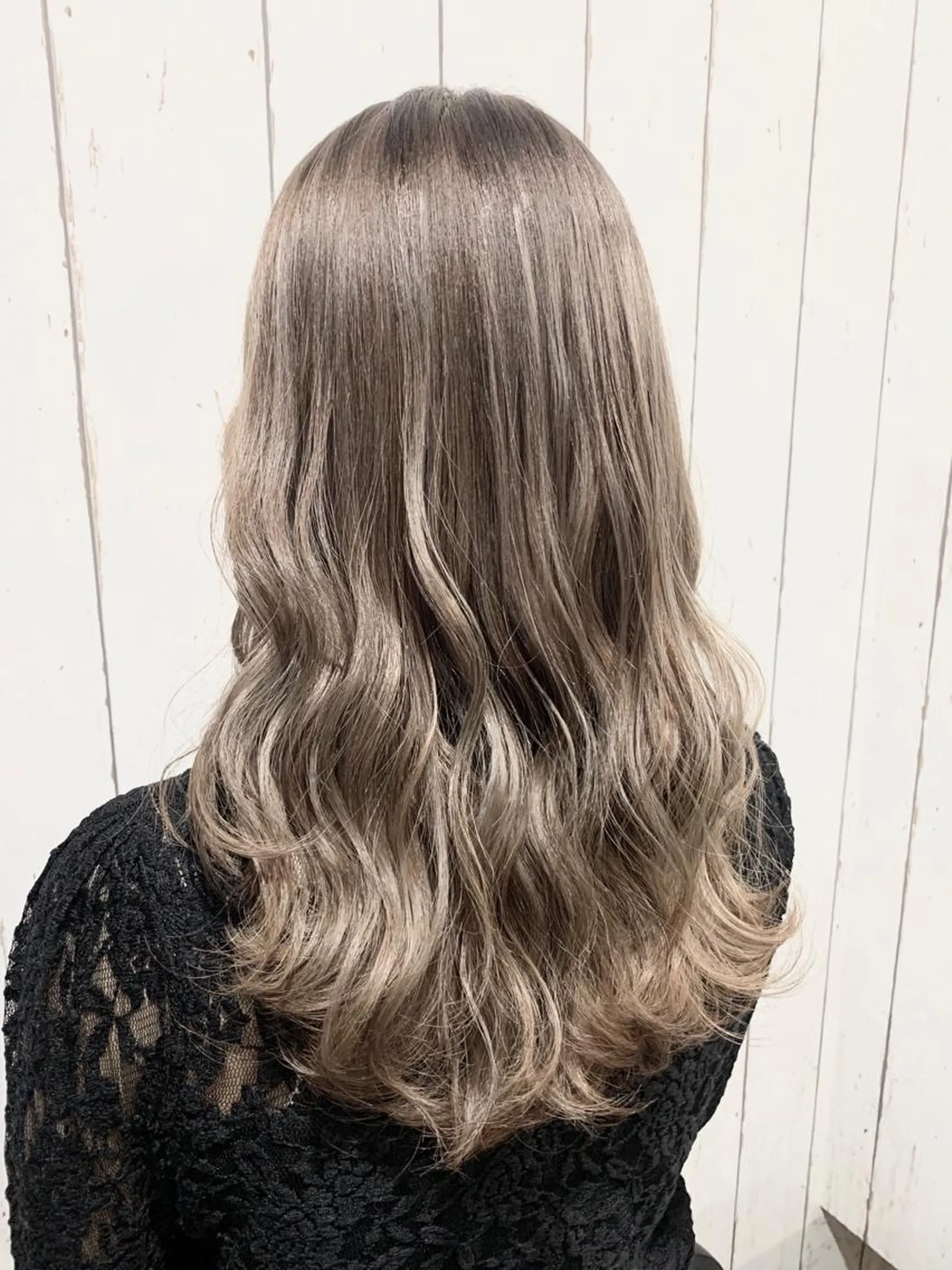 ロング カラー パーマ ヘアアレンジ アッシュ バレイヤージュ ベージュカラー ブリーチ 透明感カラー 👑指名率No.1 👑坂口飛翔のヘアスタイル