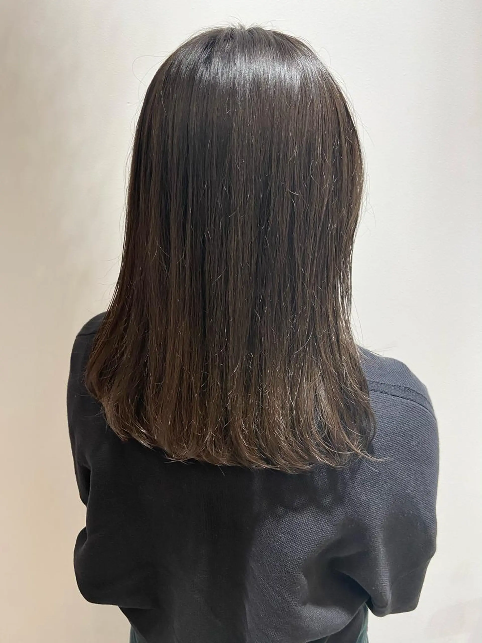 ミディアム カラー ヘアカラー 🐺ウルフ/レイヤー 似合わせ‎🤍沙羅のヘアスタイル