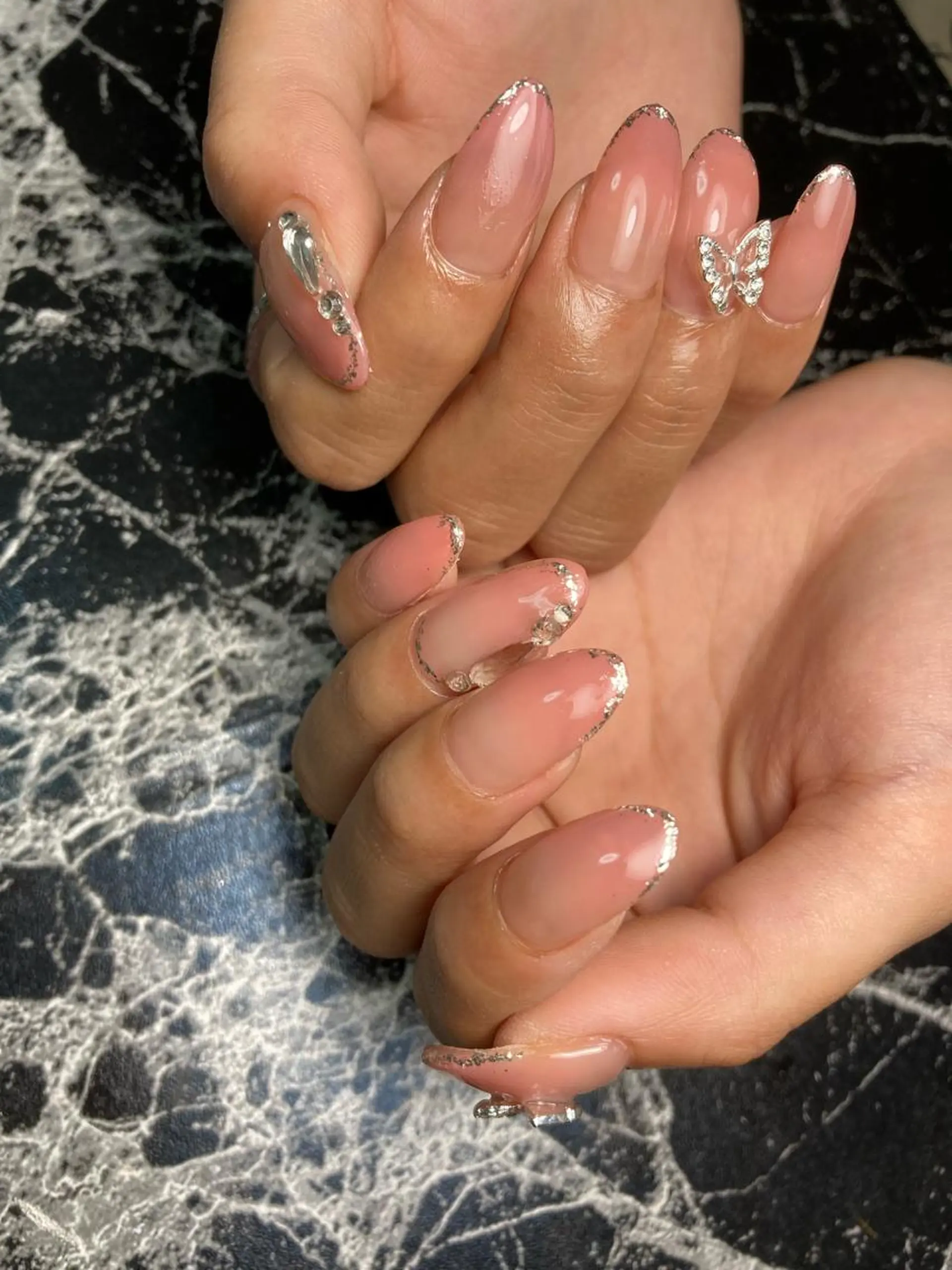 セミロング ネイル ハンドネイル フットネイル ✴︎ Delightのネイルデザイン