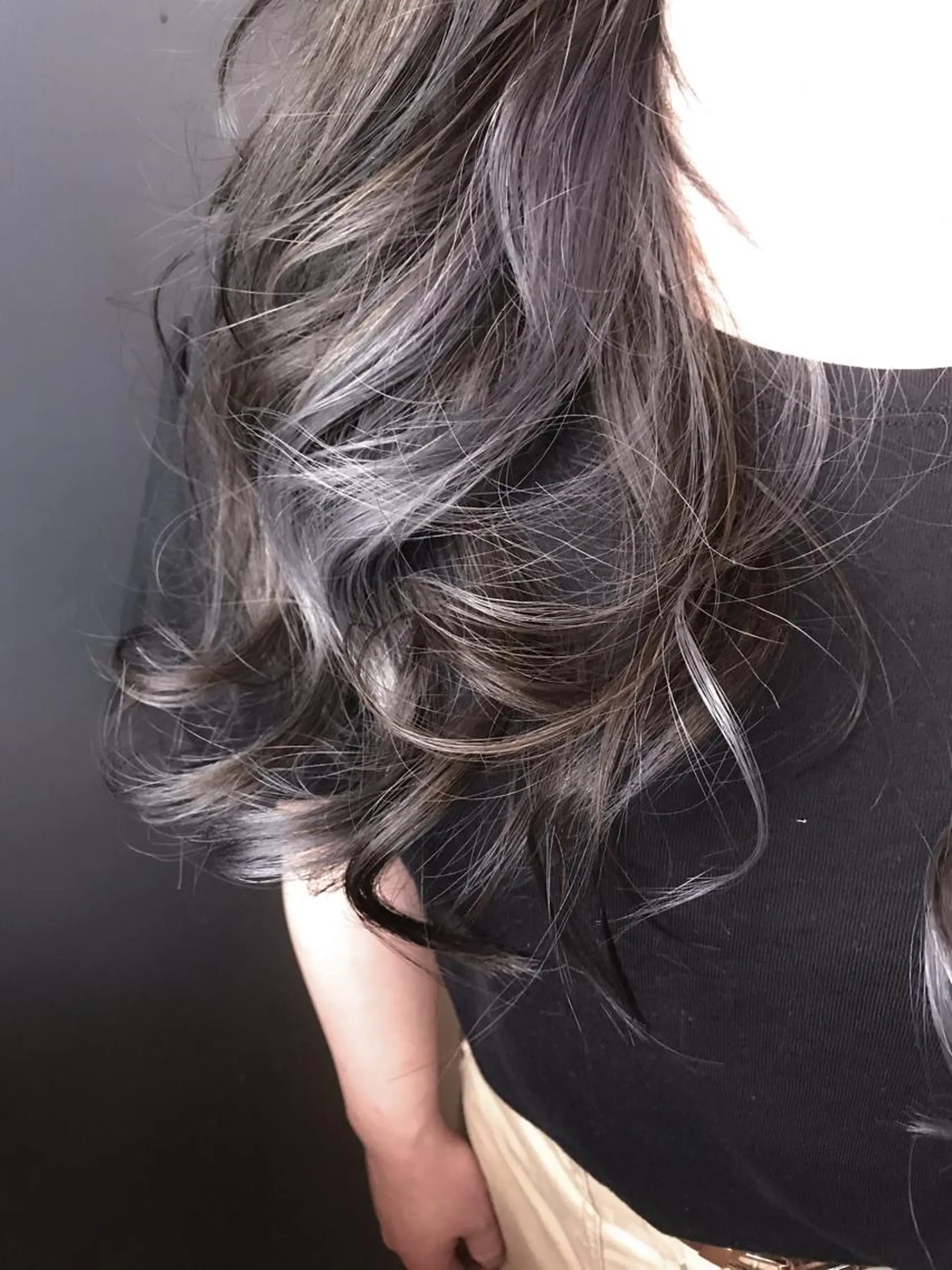 セミロング カラー ブリーチ カット ヘアカラー BOX mico.のヘアスタイル