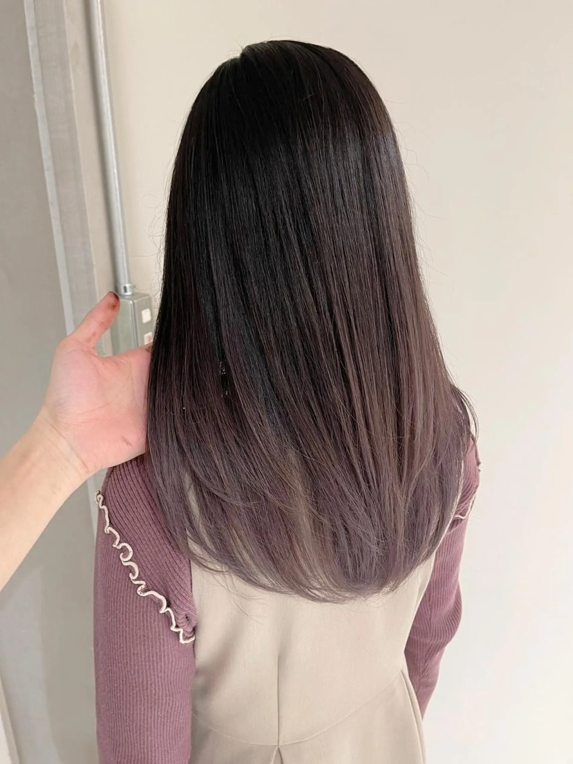 セミロング カラー ヘアアレンジ グラデーションカラー グレージュ 【公式】amble luxe池袋東口🩷のヘアスタイル