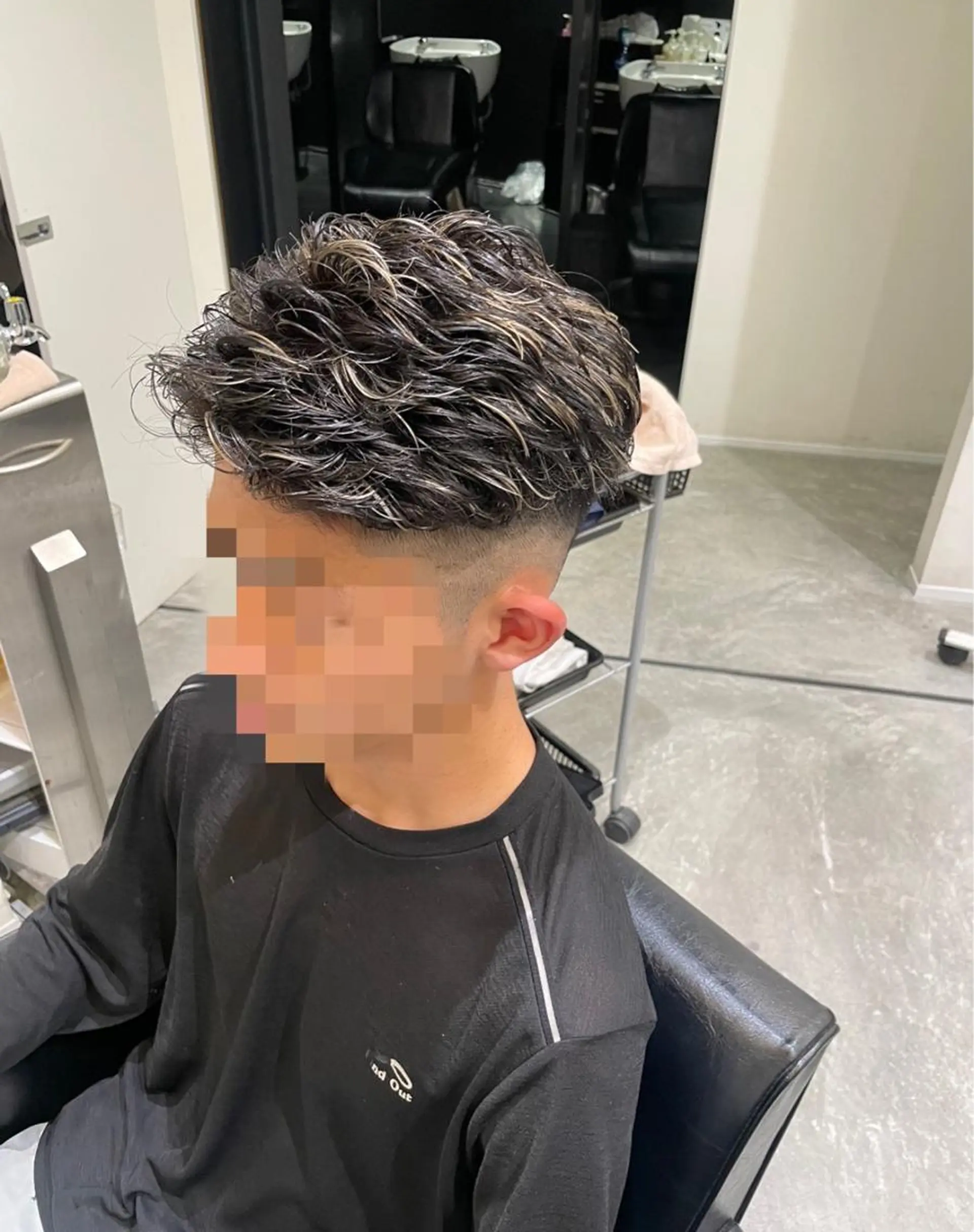 カラー メンズ メンズハイライト ハイライトカラー MOURI CHISATOのヘアスタイル