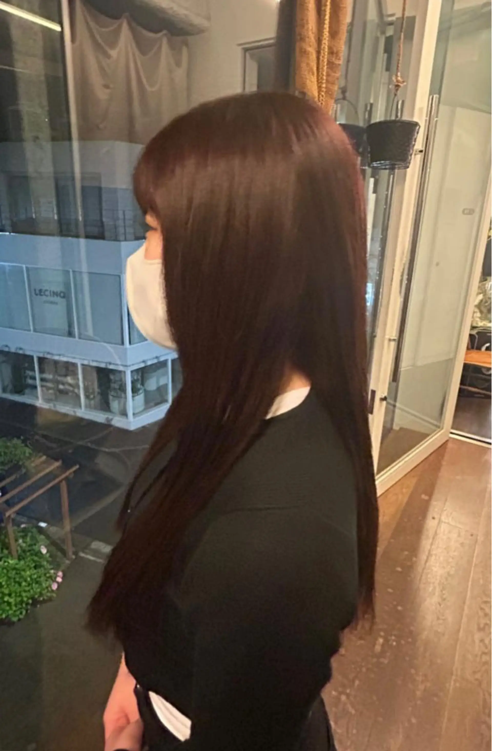 セミロング カラー レッドカラー 青木 真生のヘアスタイル