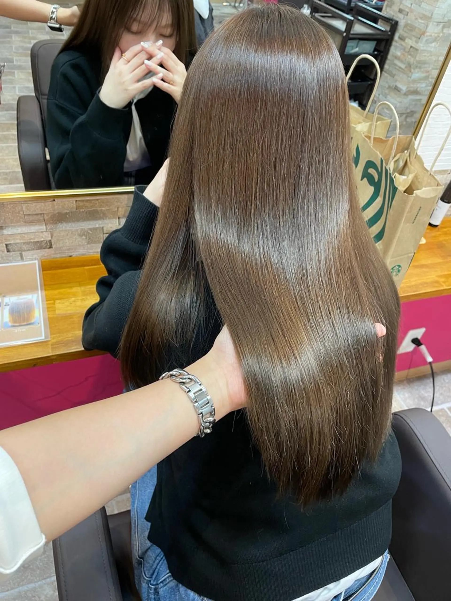 ロング カラー カット 縮毛矯正 トリートメント YUI/ ブリーチカラー🌷のヘアスタイル
