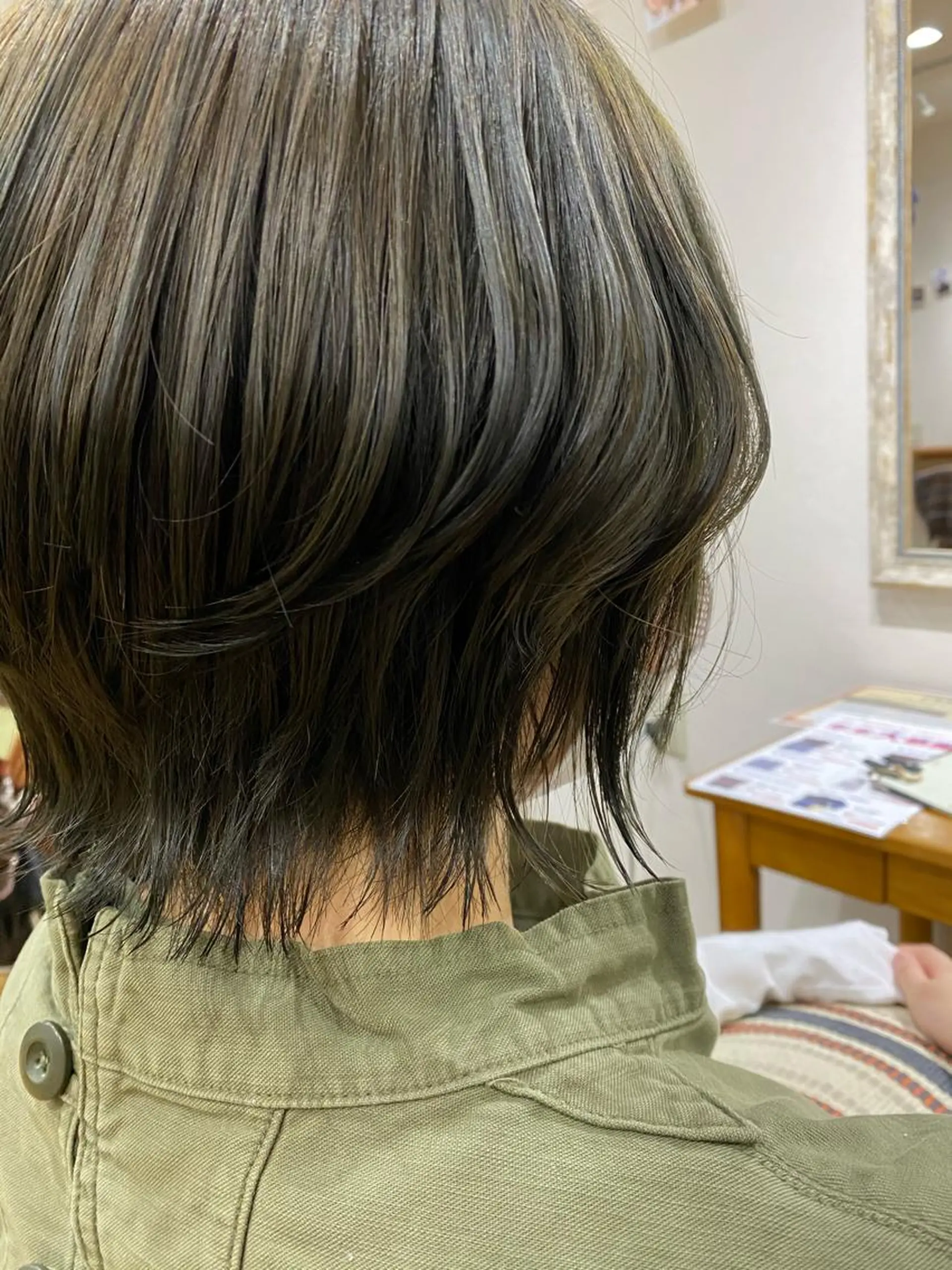 ショート カラー 佐治 梨乃のヘアスタイル