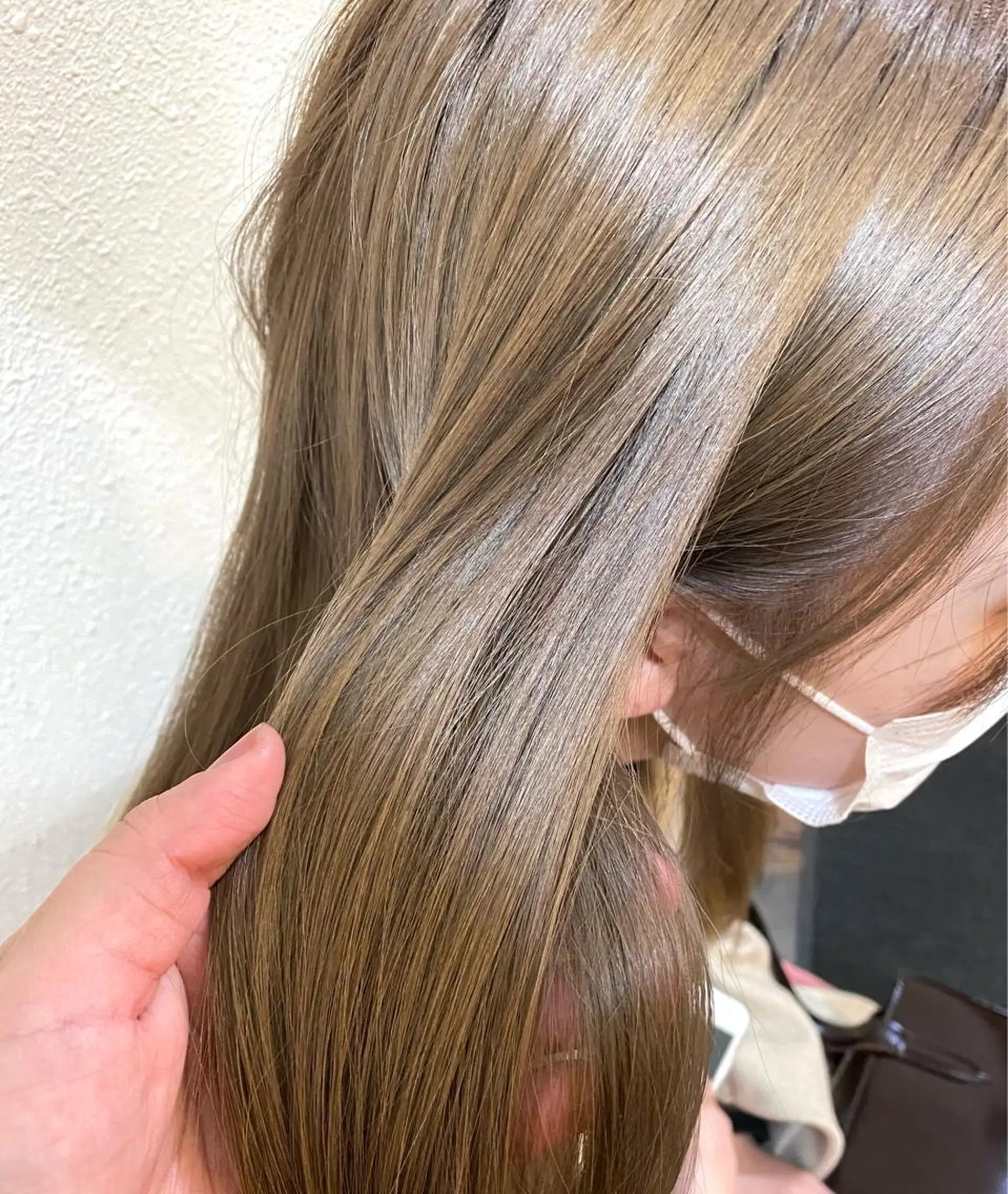 ロング カラー 中川 茜里のヘアスタイル