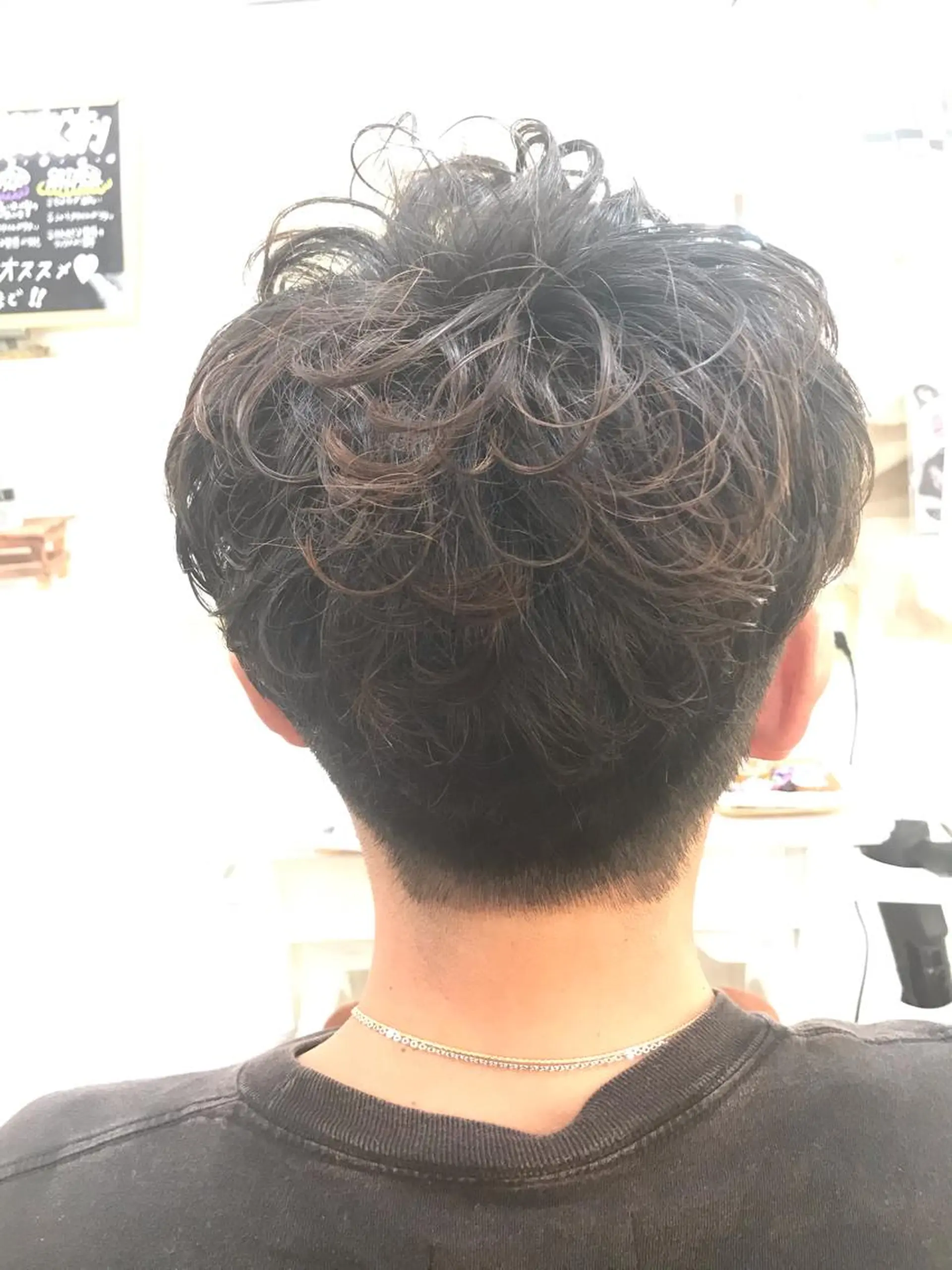 ショート パーマ メンズ マッシュ メンズパーマ 山本 咲貴のヘアスタイル