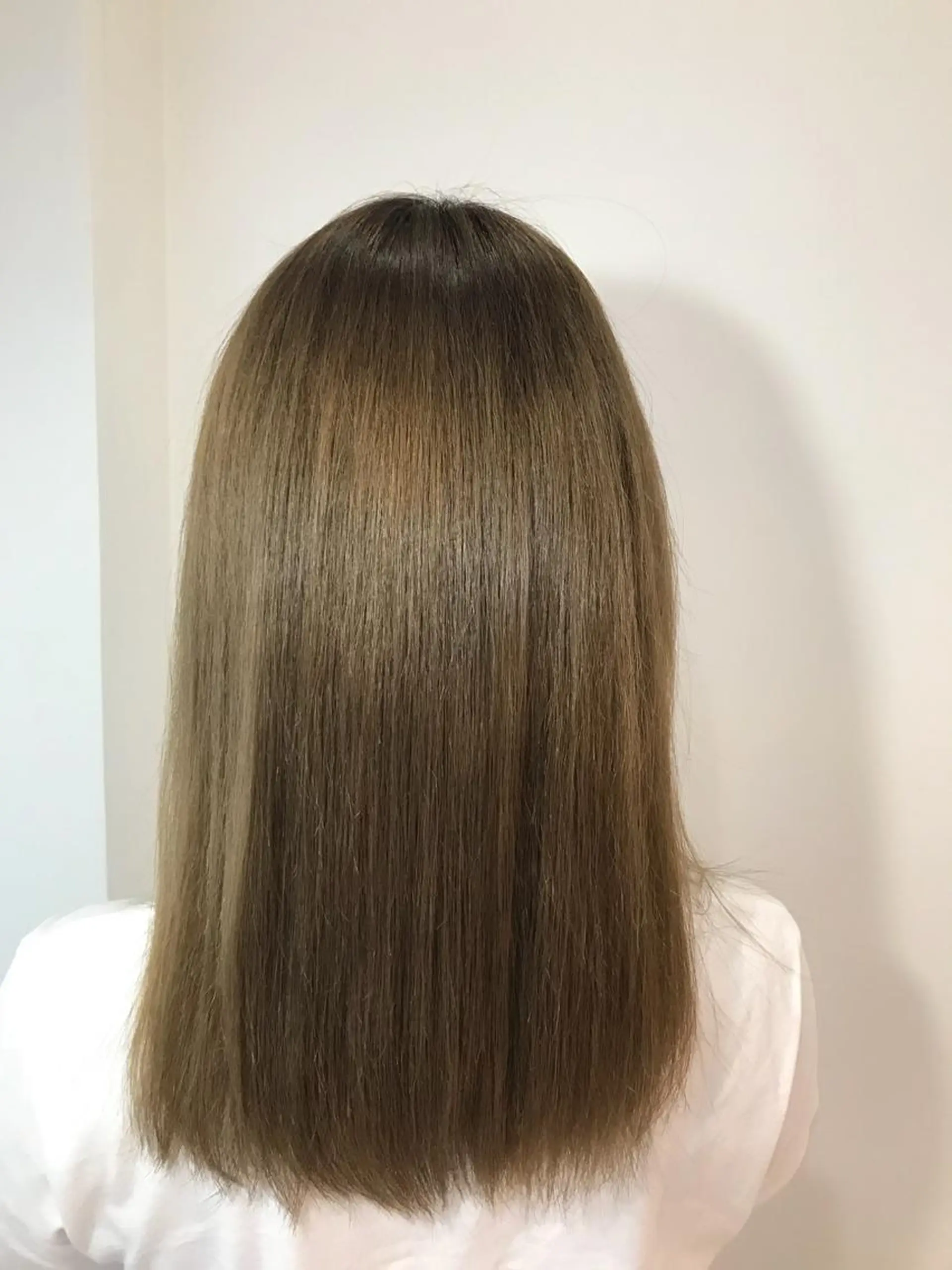 ミディアム ミディアムパーマ くせ毛 髪質改善 ウルフカット レイヤーカット上柿のヘアスタイル