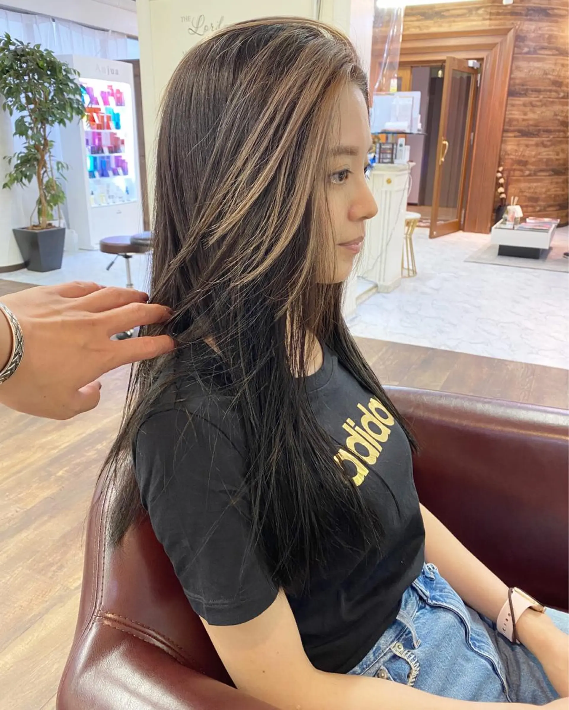 ロング カラー ブリーチ 顔周りカット カット ヘアカラー en Siena エンシエナのヘアスタイル