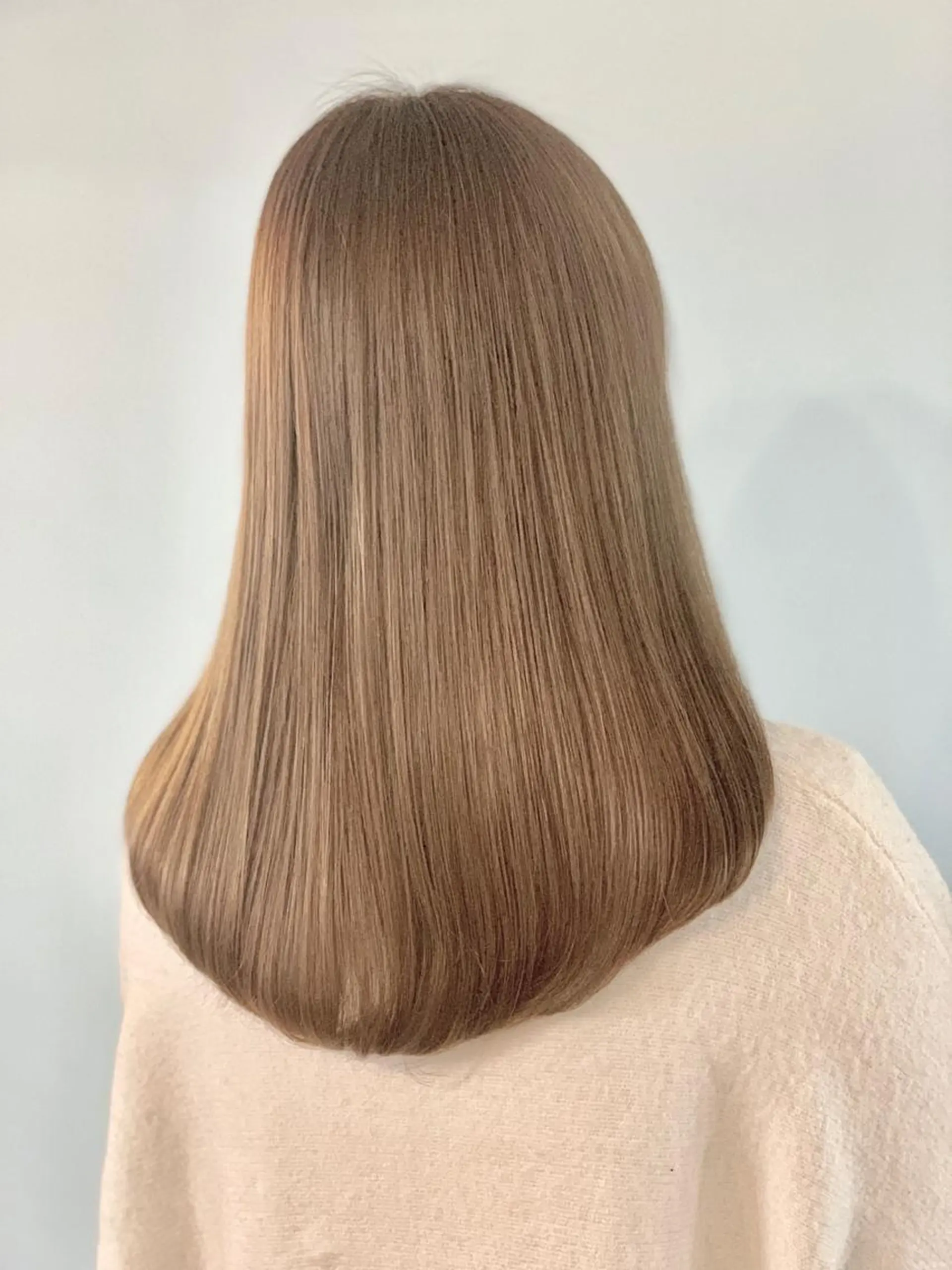 セミロング カラー カット ヘアカラー トリートメント 一ノ瀬 暁のヘアスタイル