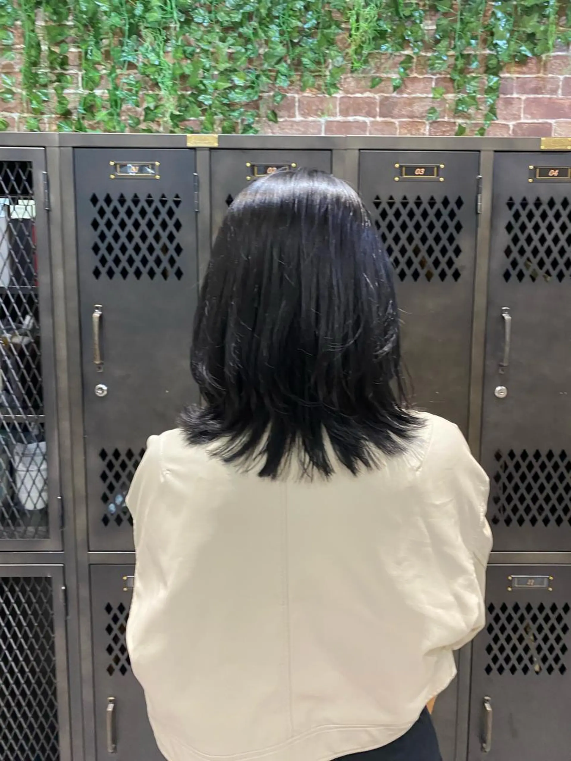 ミディアム ミディアムパーマ ボブ くびれヘア ハイライト 髪質改善 大人かわいい×艶髪 🤍塩川のヘアスタイル