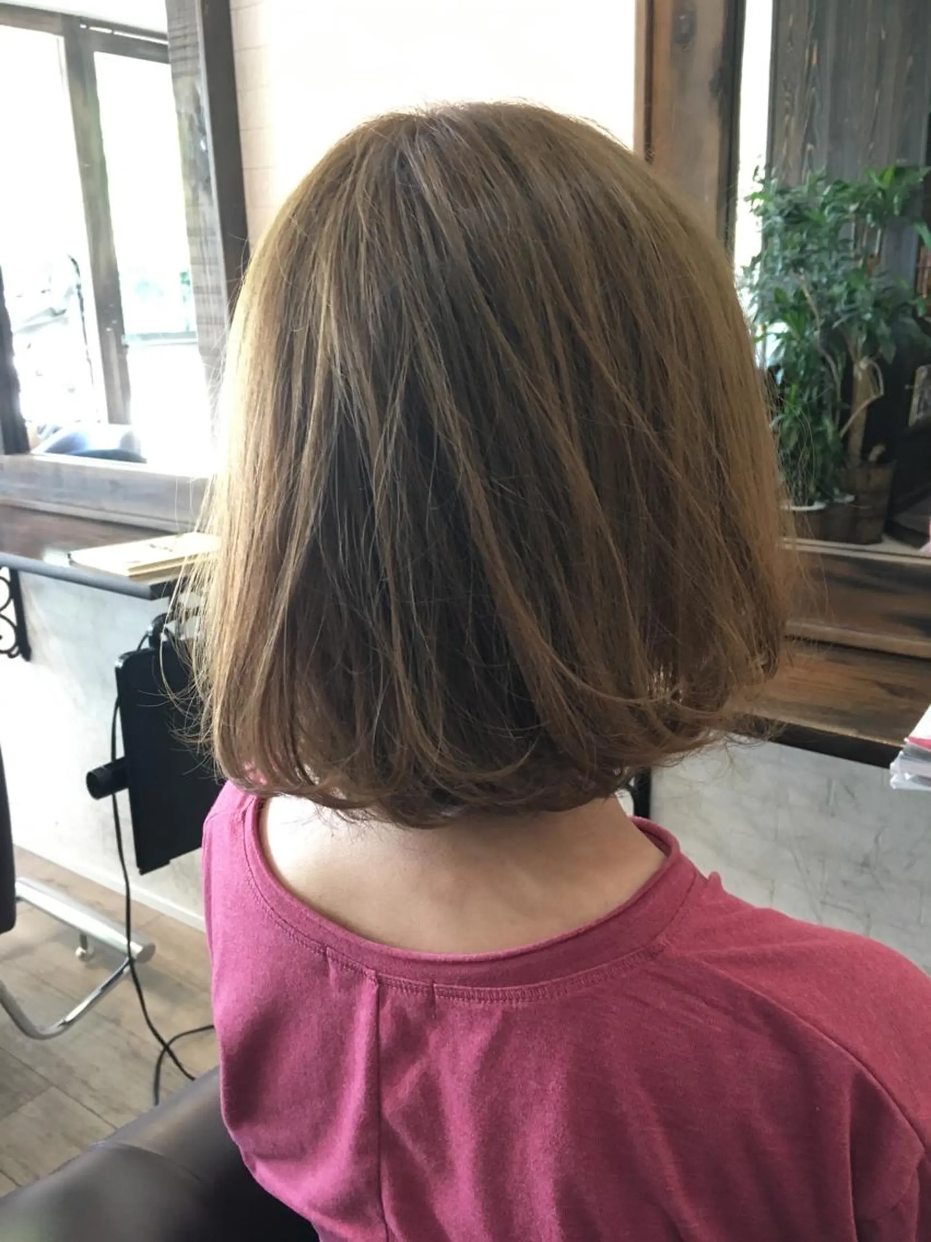 ミディアム カラー ボブ 松本 亮のヘアスタイル