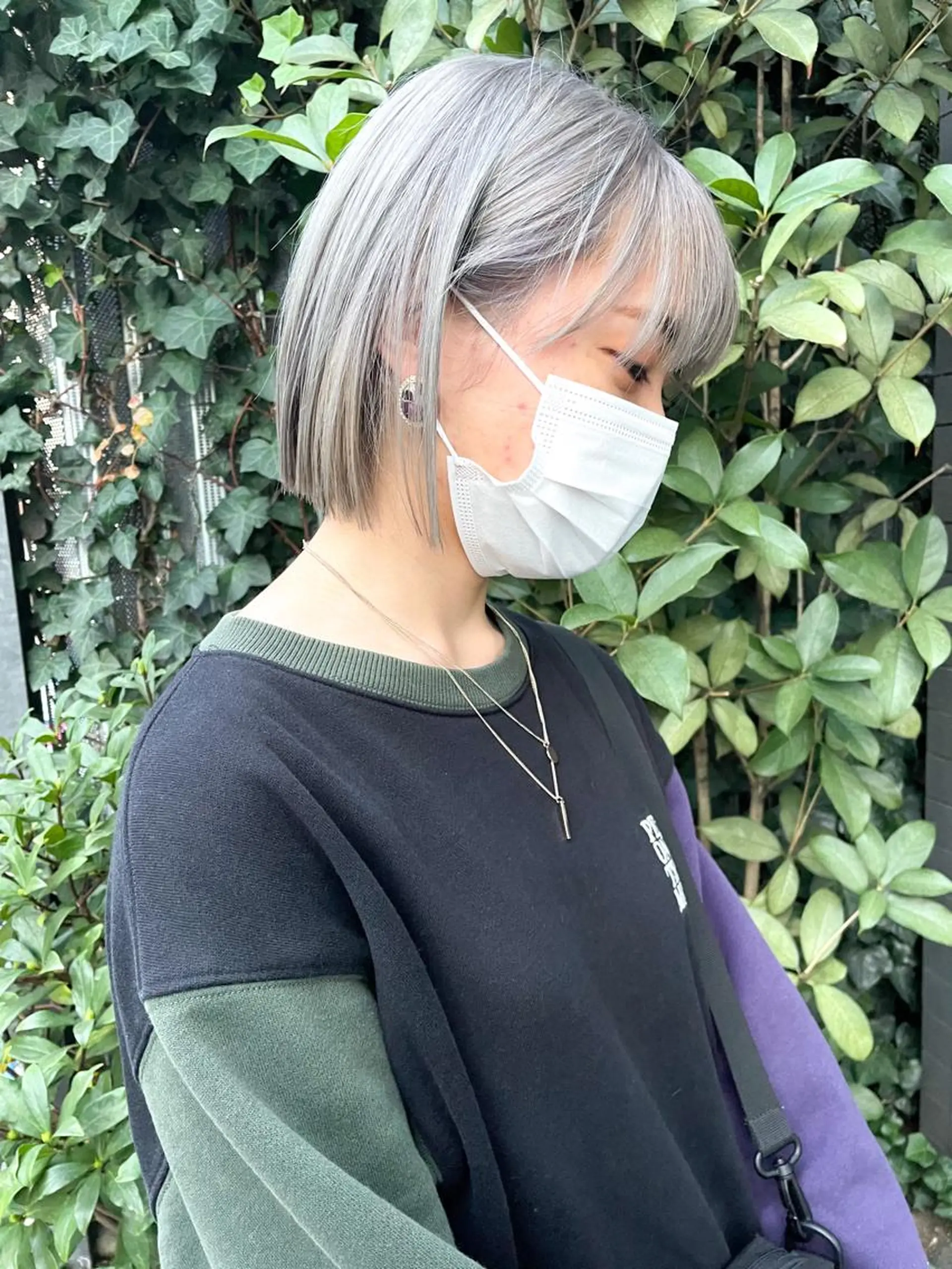 ミディアム カラー ヘアアレンジ アッシュ シルバー シルバーアッシュ カット ヘアカラー #ブリーチカラー Akihoのヘアスタイル