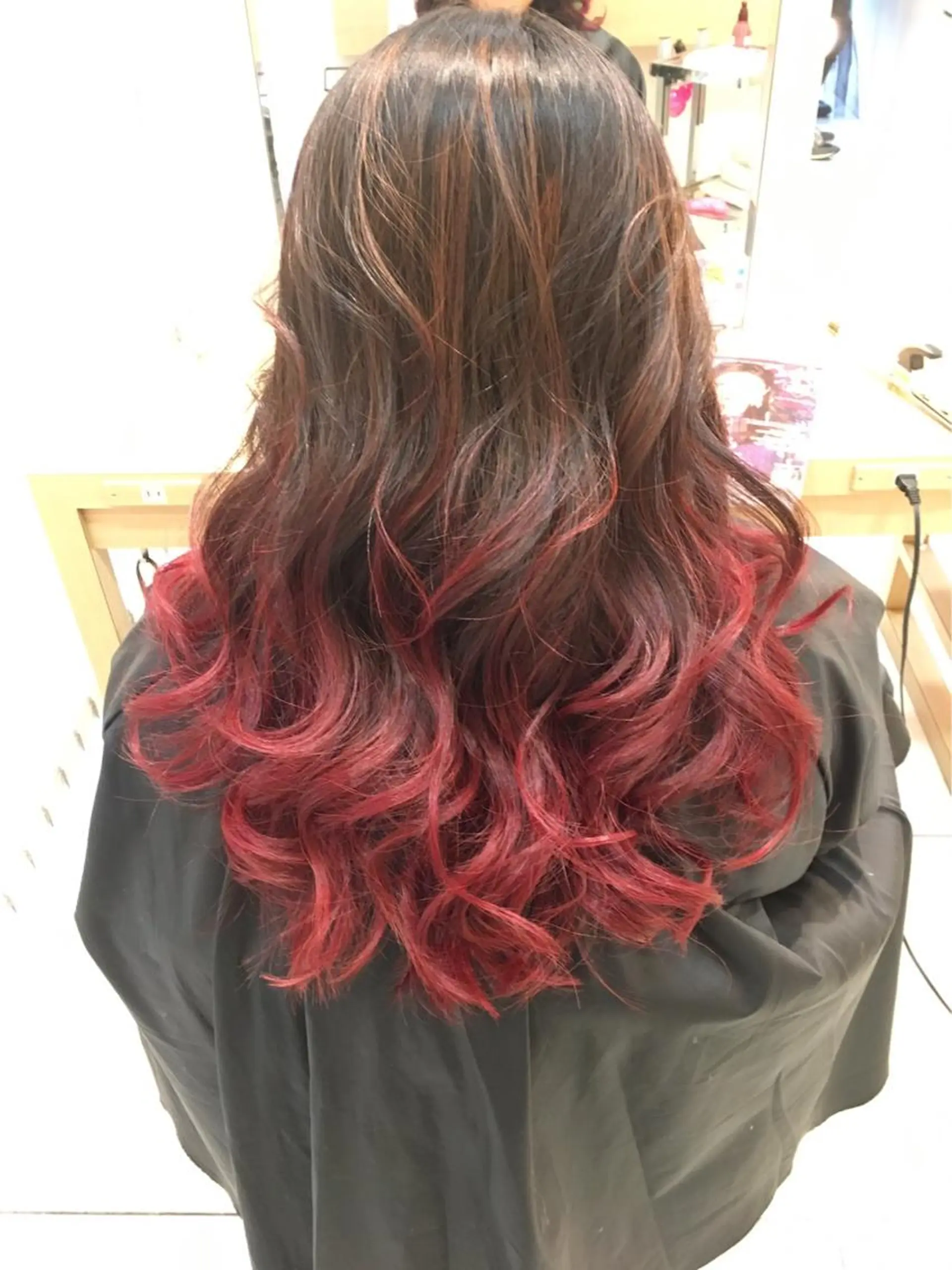 ロング カラー アッシュ ブリーチ グラデーションカラー ハイライトカラー ハイライト 小田原NO1 美容師 飯田飛翔のヘアスタイル