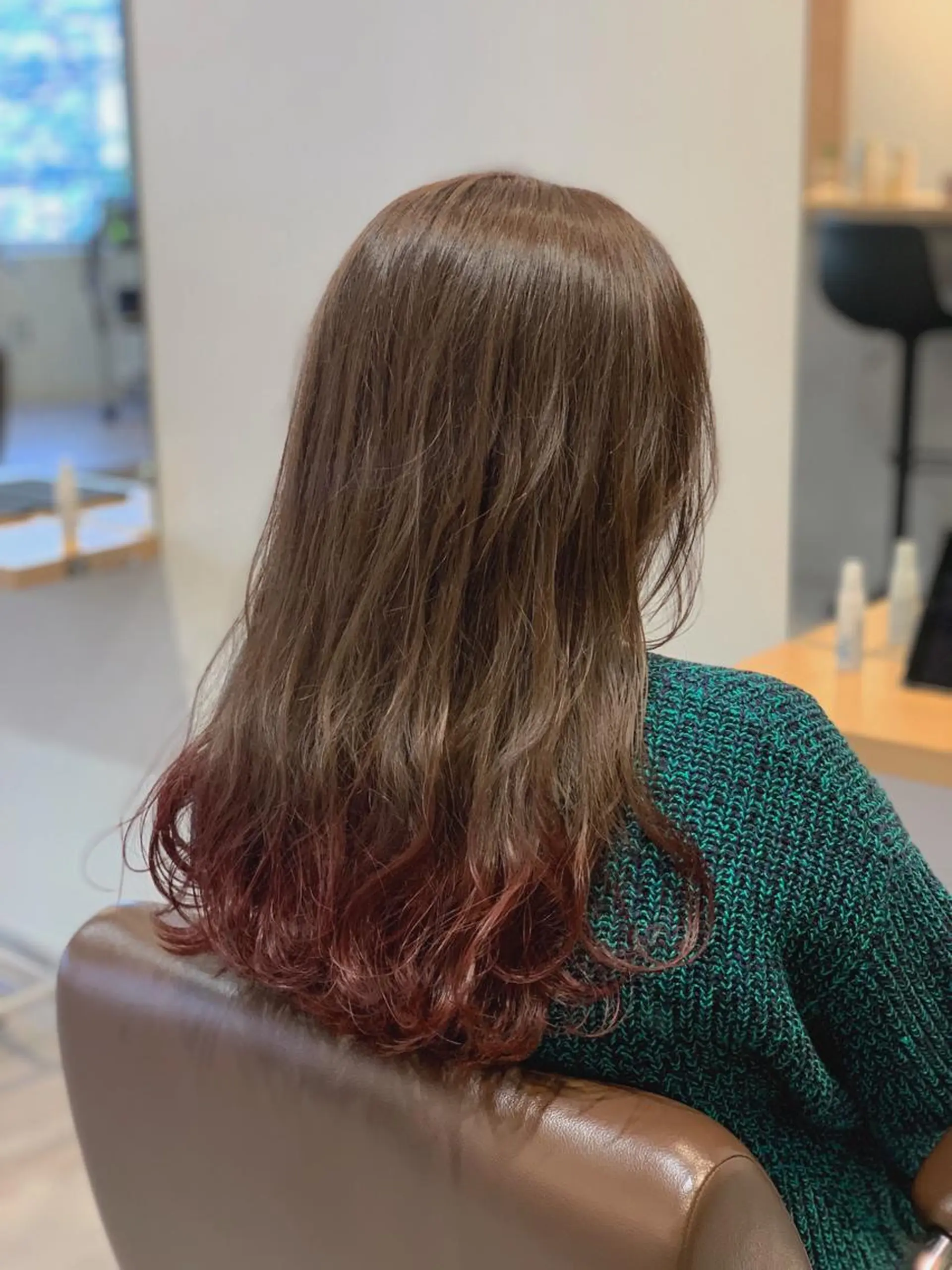 セミロング MIA 菅原のヘアスタイル